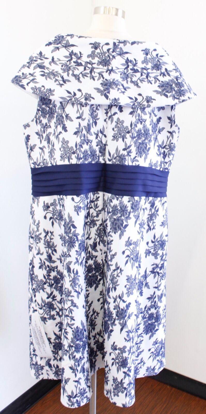 NWT Tadashi Shoji Botan Blue White Floral Cocktail Evening Dress Size 22Q 22