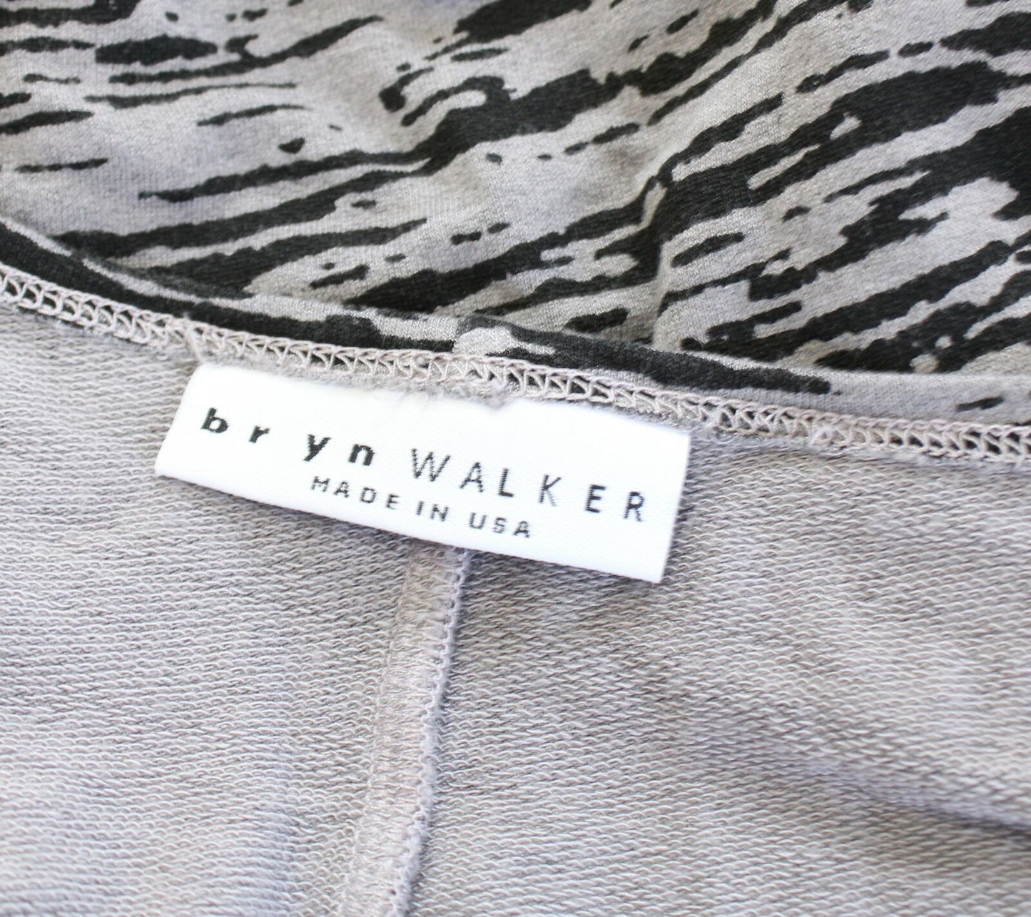 Bryn Walker Gray Black Striped Printed Hi Lo Hem Tunic Top Blouse Size L Long sleeve