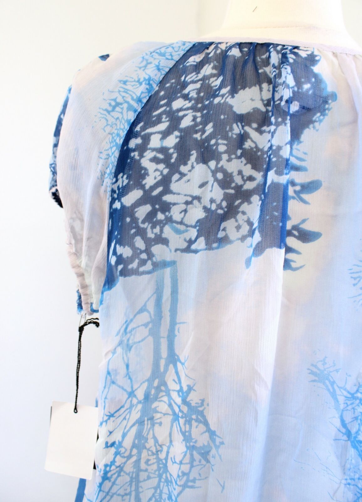 NWT Anna Sui for Anthropologie Sheer Silk Chiffon Ruffle Top Blouse Abstract XS Short Sleeve