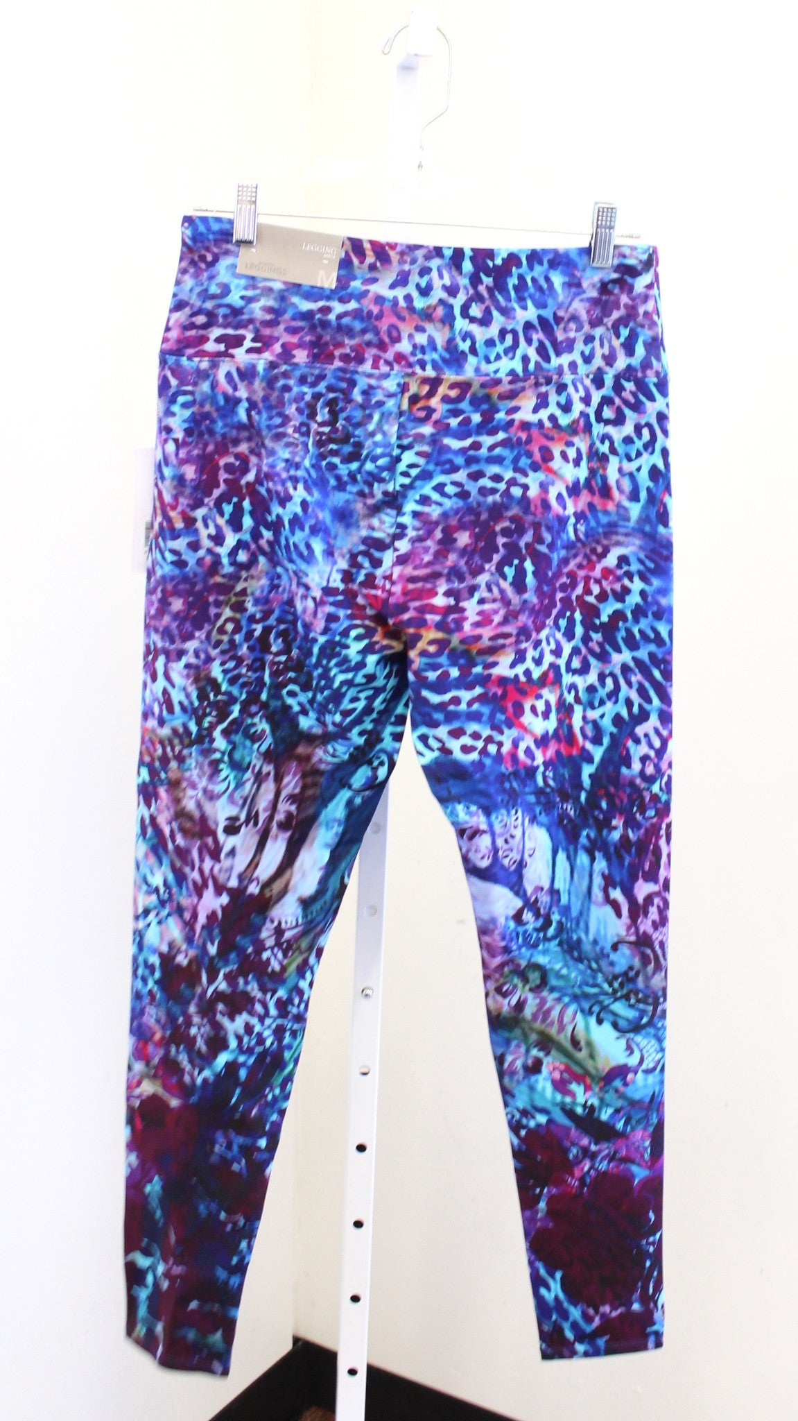 NWT Soft Surroundings Super Slim Leggings Size M Colorful Animal Leopard Print