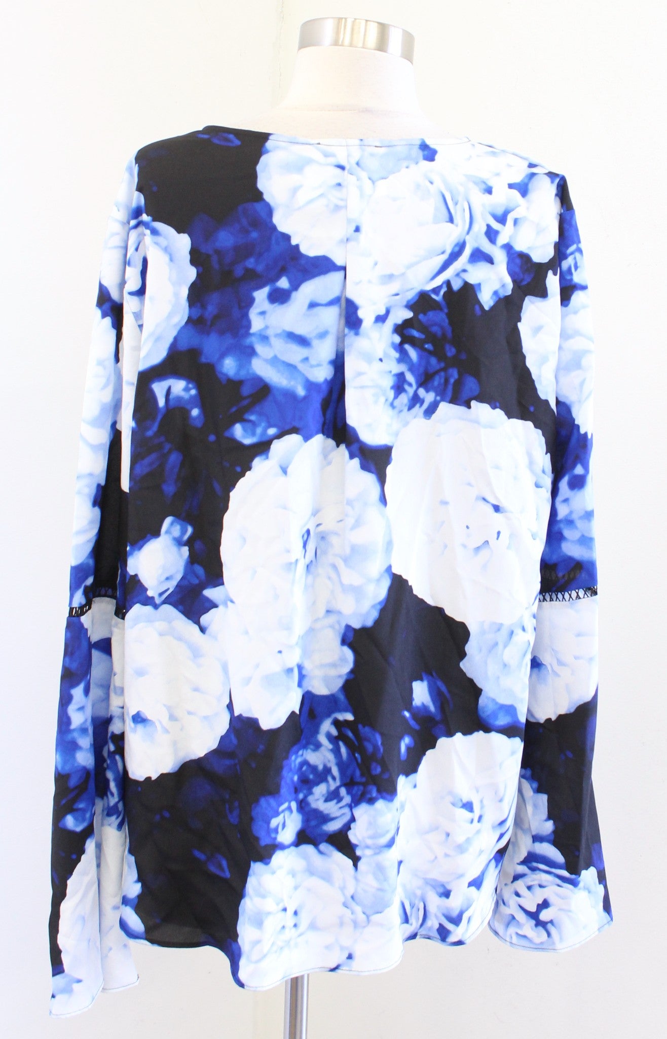 NWT Calvin Klein Black Blue Floral Button Front Eyelet Trim Blouse Top Size XL Long Sleeve
