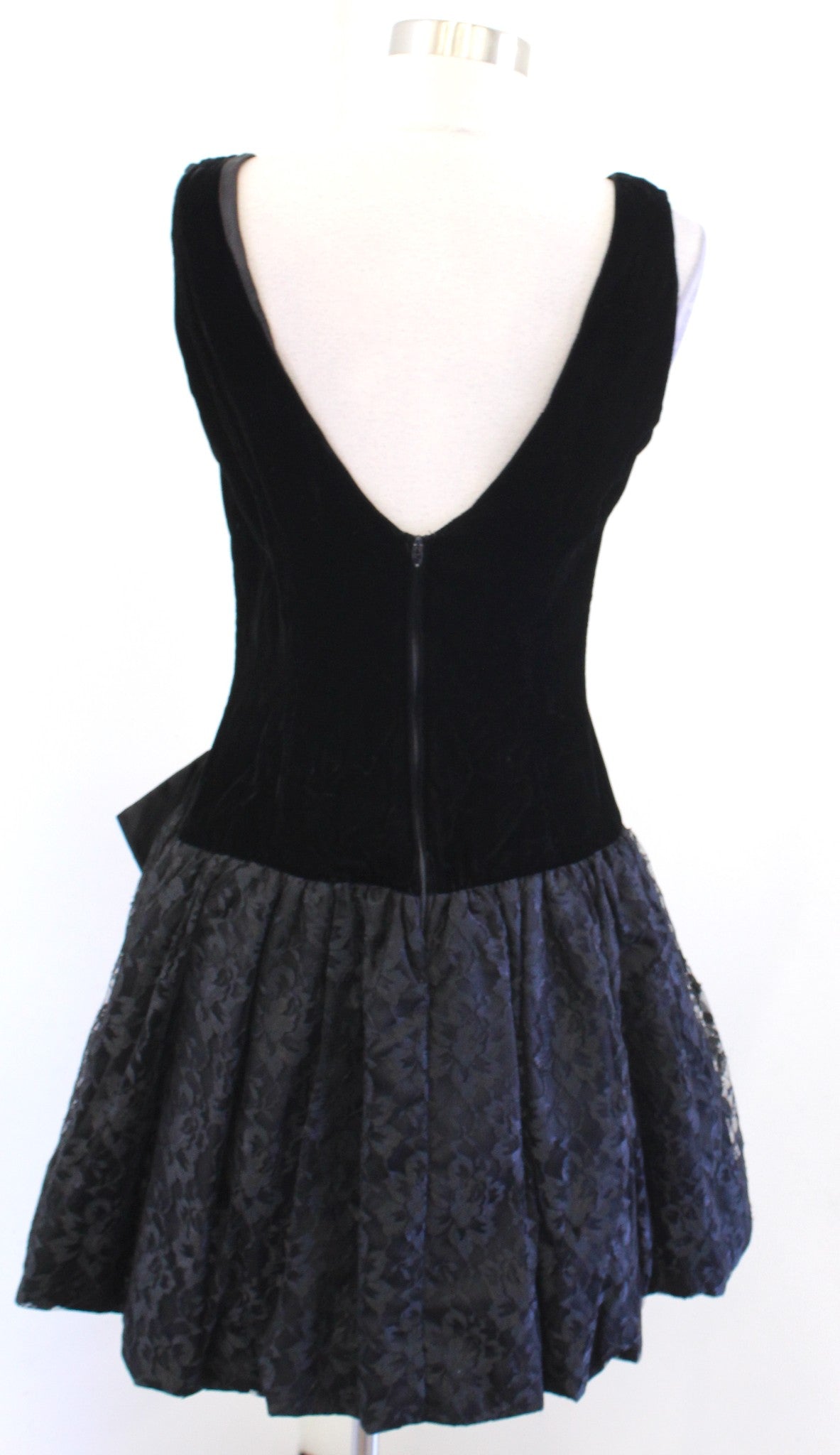 Vtg 80s 90s Black Velvet Lace Fit and Flare Party Prom Dress Big Bow Size 7 XS S