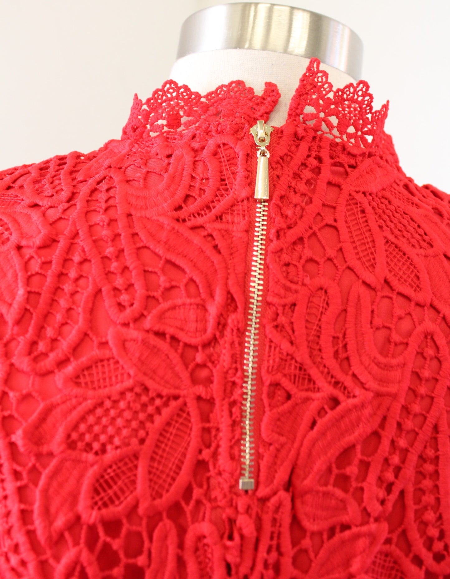 NWT $180 Jade Melody Tam Red Lace Mock Neck Puff Sleeve Top Blouse Size XS