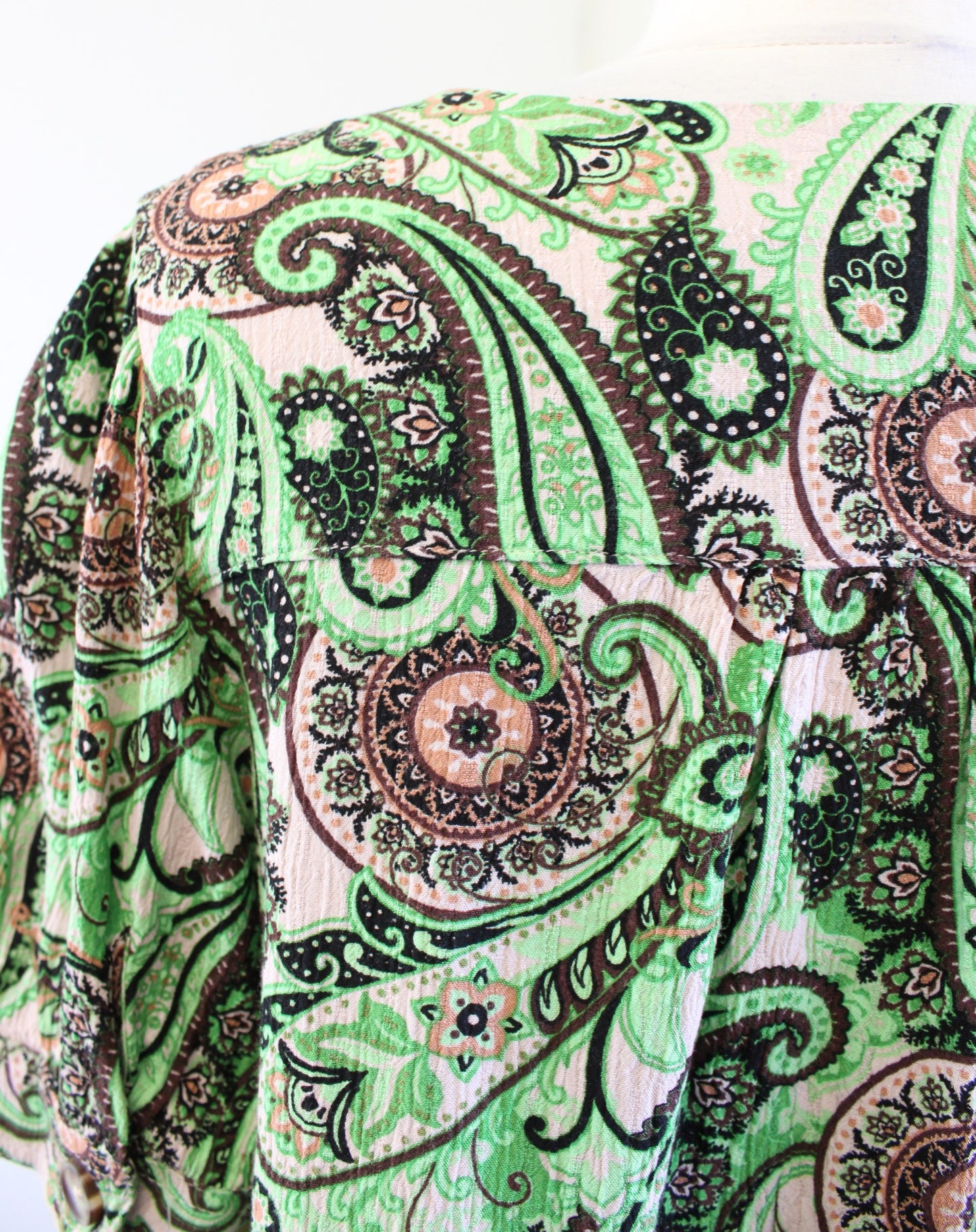 Maeve Anthropologie Blaise Green Paisley Print V Neck Button Front Top Blouse 6 Short Sleeve