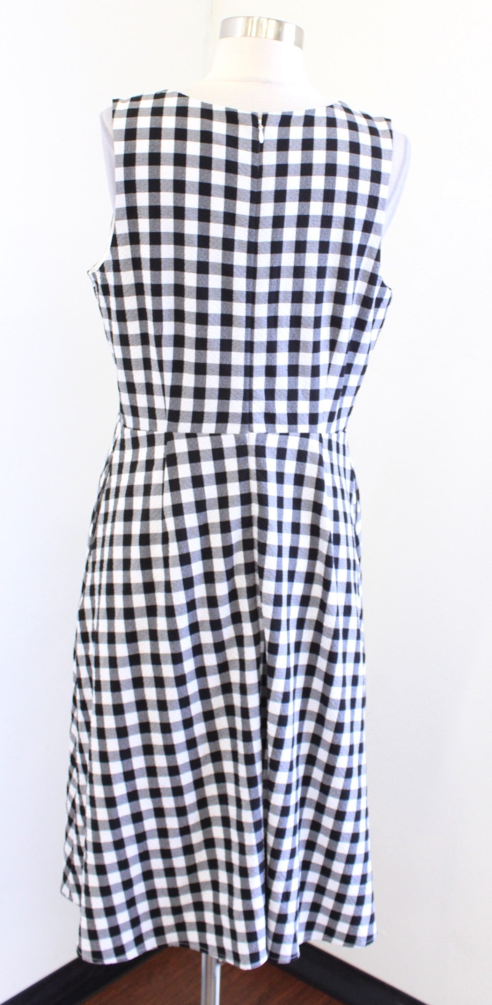 Ann Taylor Factory Black White Gingham Plaid Sleeveless A Line Dress Sz 8 V Neck
