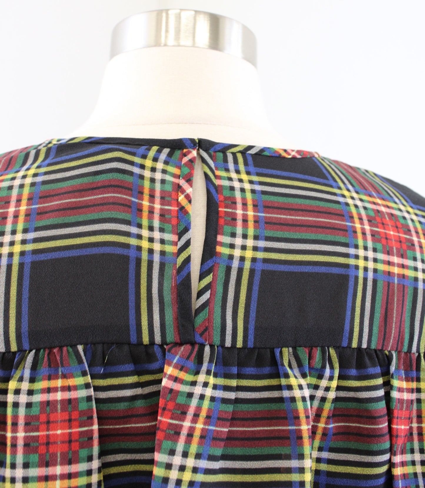 J Crew Edie Ruffle Top in Stewart Tartan Plaid Size 2 Black Red Popover Blouse Short Sleeve