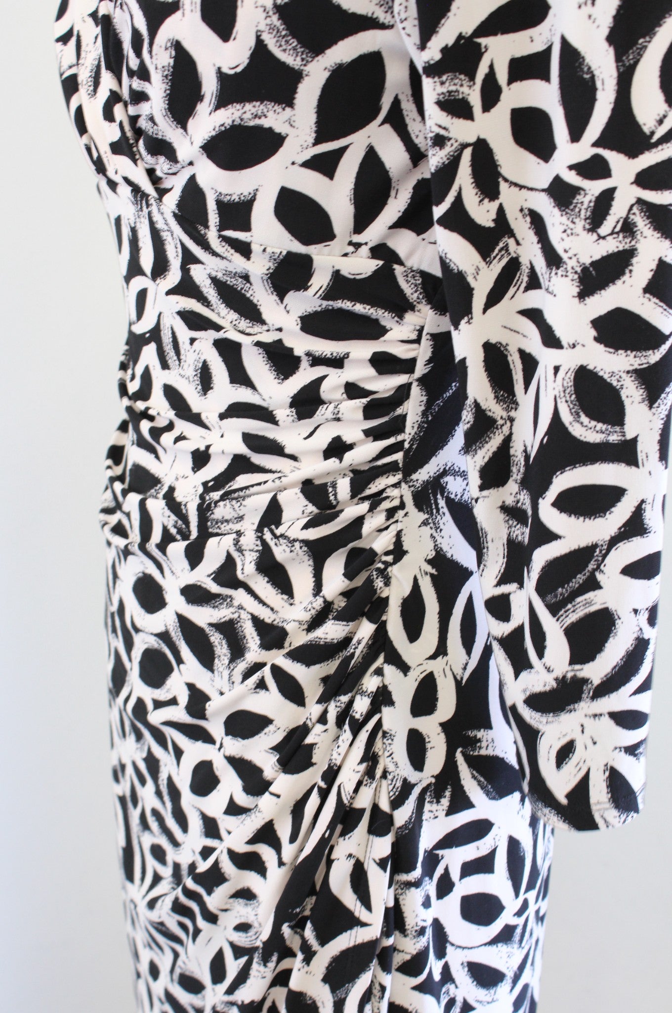 Lauren Ralph Lauren Black Off White Floral Ruched Wiggle Sheath Dress Size 4