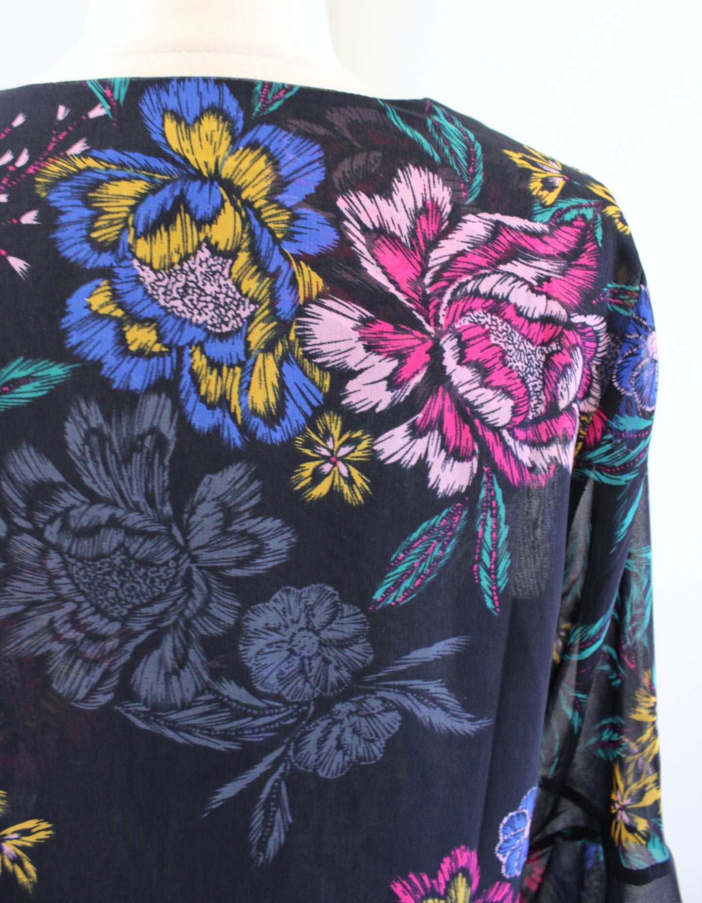 CAbi Olivia Navy Blue Multi Color Floral Print V Neck Top Blouse M Bell Sleeve