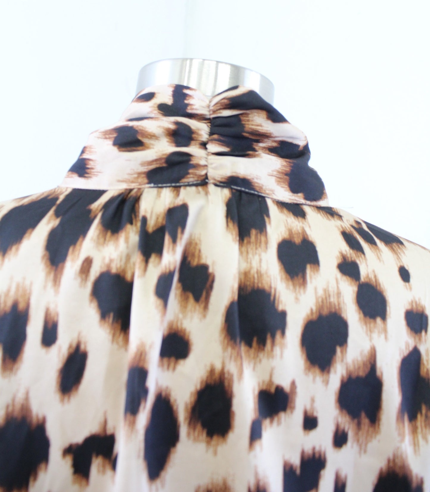 NWT White House Black Market Leopard Print Bow Pussybow Tie Neck Blouse Top Sz S