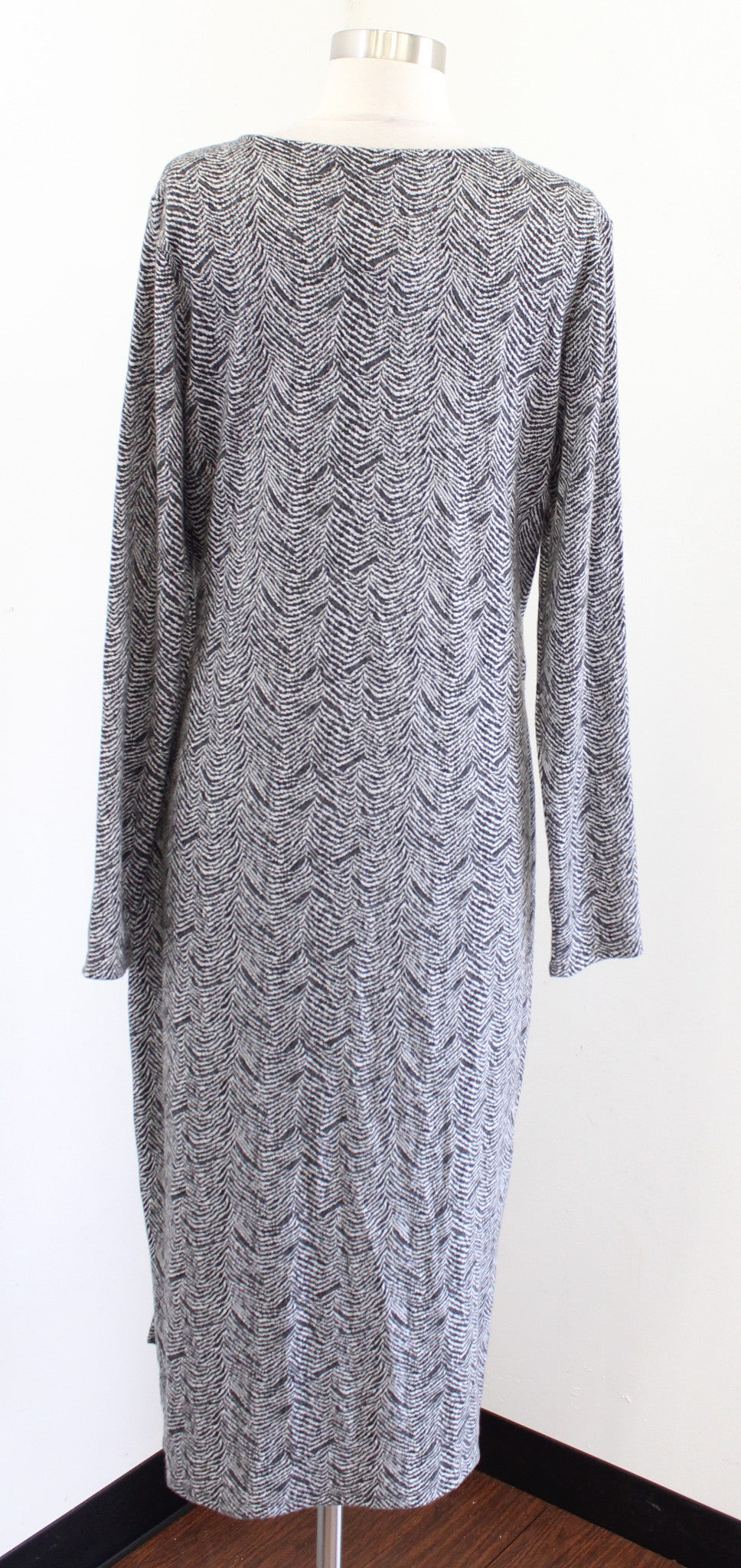 NWT White House Black Market Gray V Neck Cozy Knit Twist Midi Dress Size L