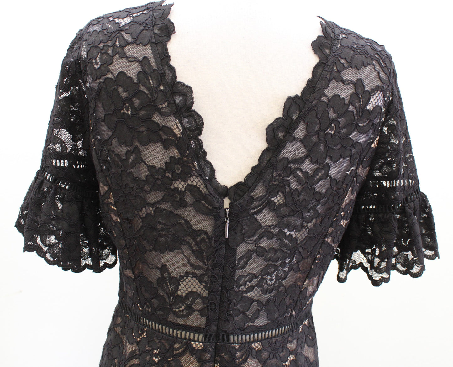 Rebecca Taylor Black Scalloped Lace Illusion Flare Sleeve Dress Size 6 Cocktail