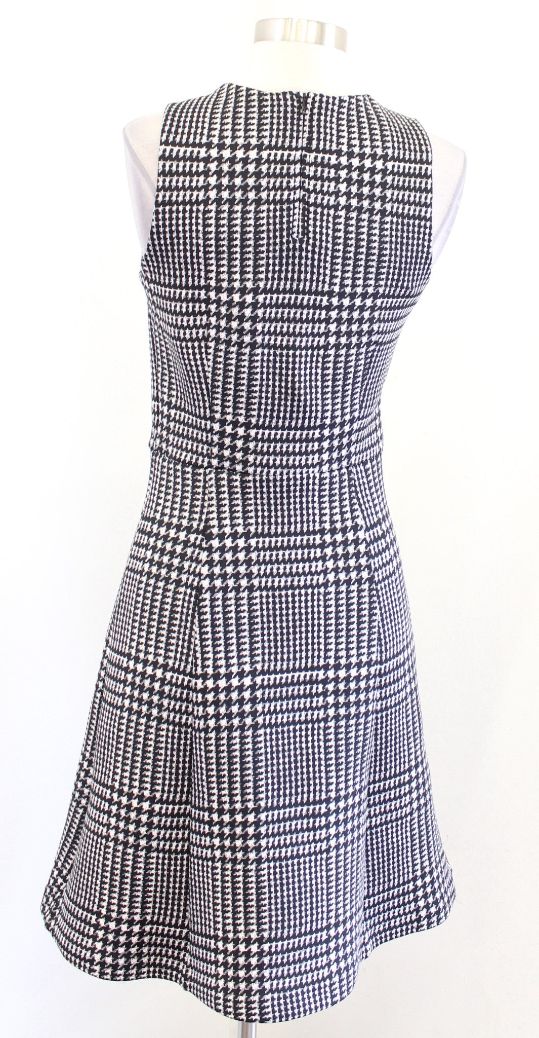 J McLaughlin Black Houndstooth Print Scuba Fit and Flare Dress Sz XS Sleeveless