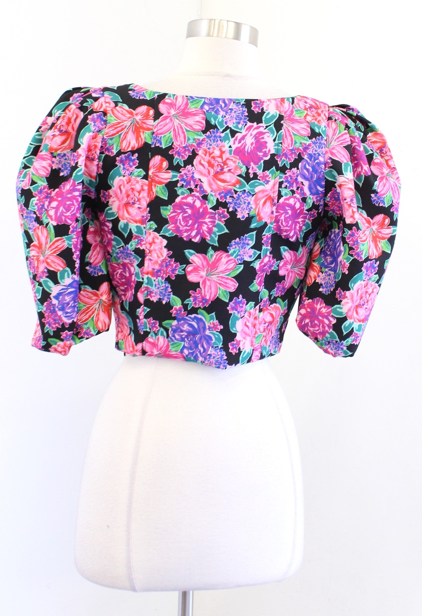 NWT Zara Bright Floral Print Puff Sleeve Crop Top Blouse Size M V Neck Black