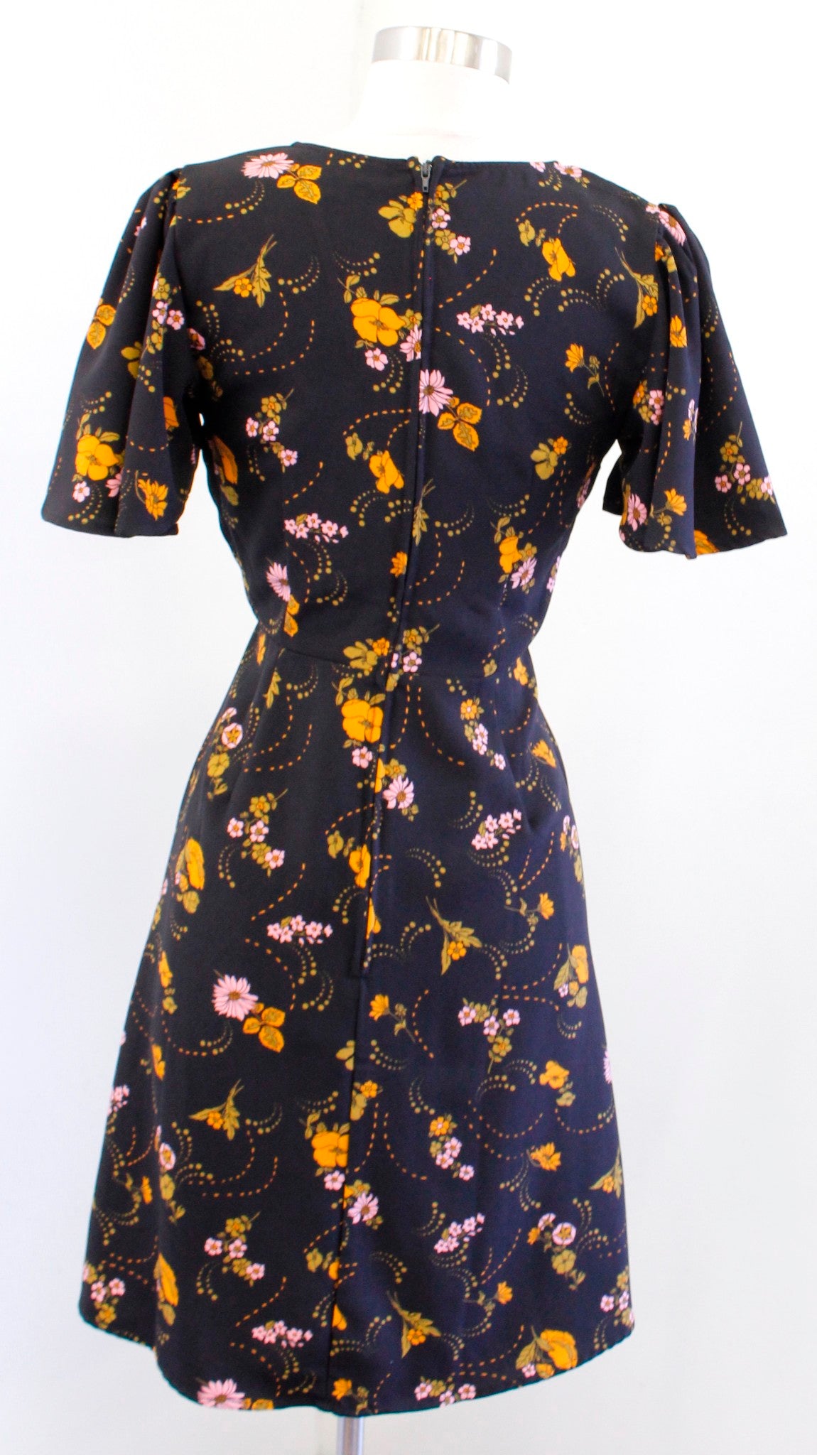 Modcloth Black Floral Print Short Sleeve A Line Faux Wrap Dress Size 0 Orange