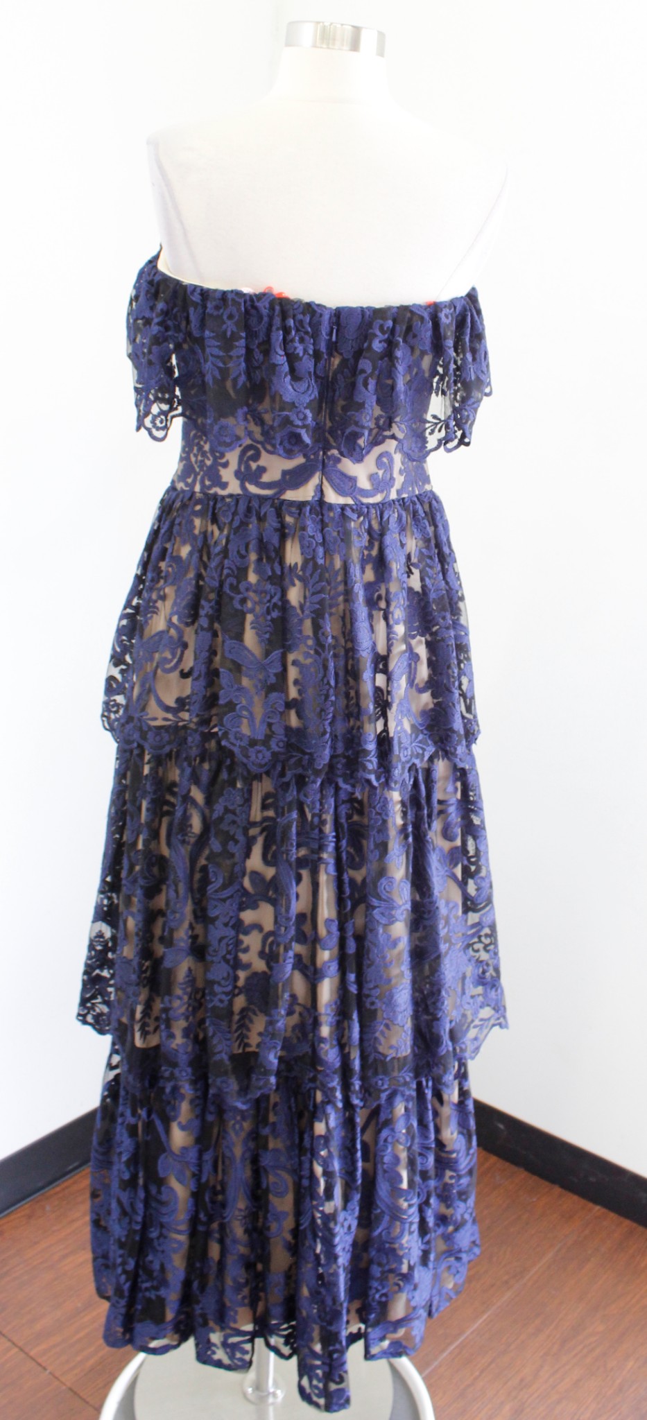 ML Monique Lhuillier Midnight Lace Strapless Tiered Evening Gown Formal Dress 6