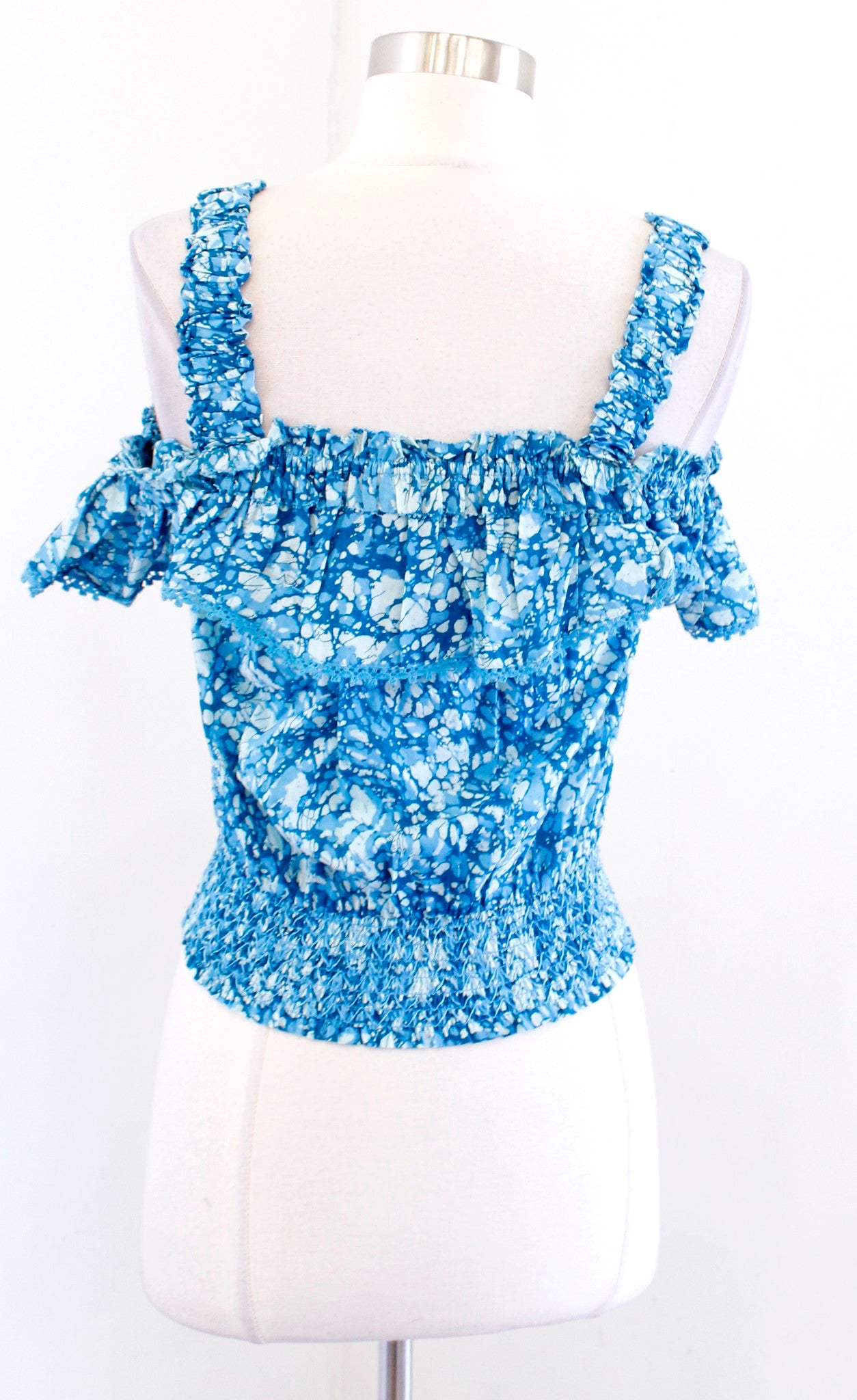 NWT House of Harlow Martine Blue Printed Smocked Cold Shoulder Top Blouse XS