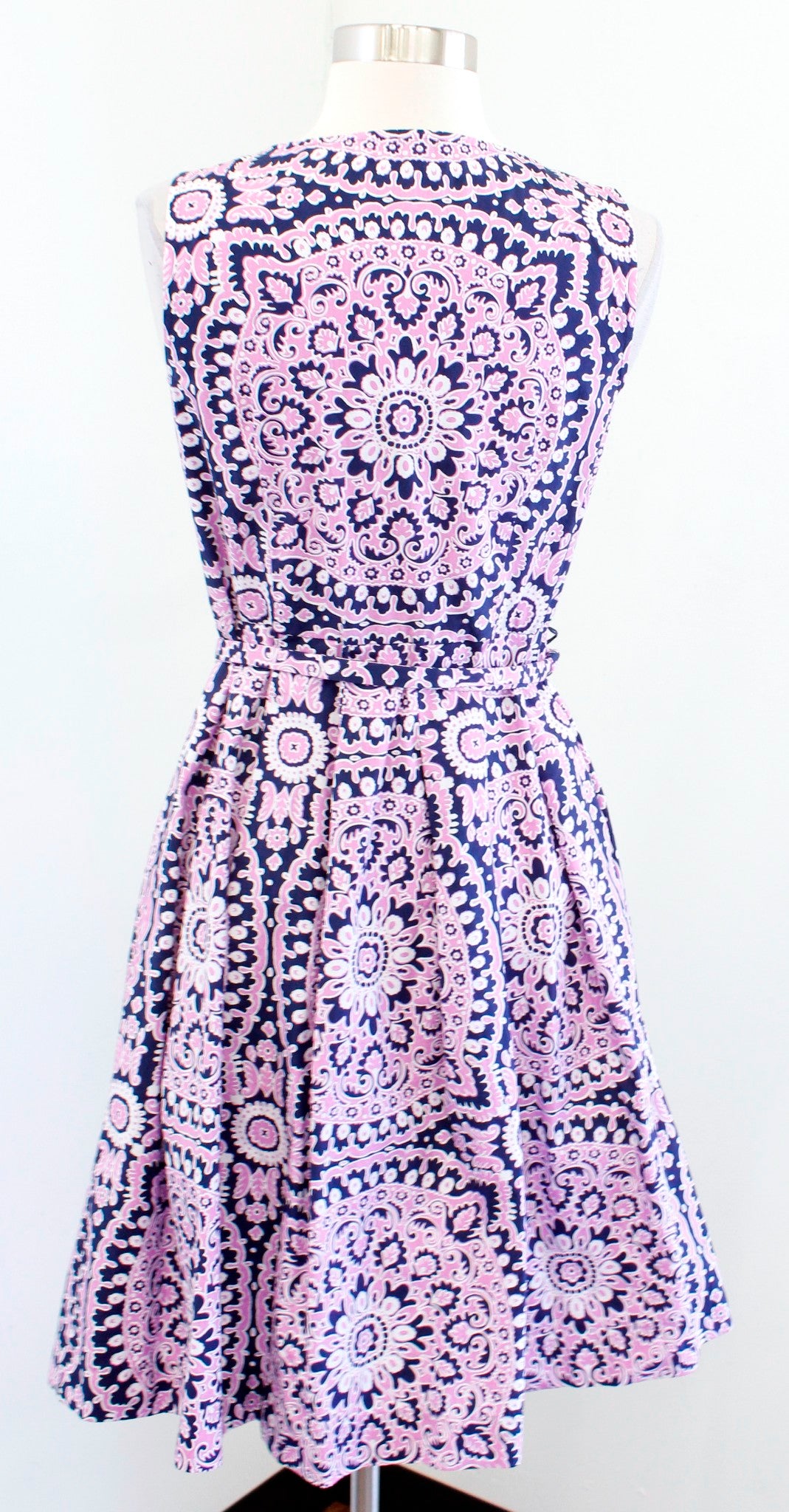 Talbots Poplin Fit and Flare Medallion Print Dress Size 2P Lilac Blue Sleeveless