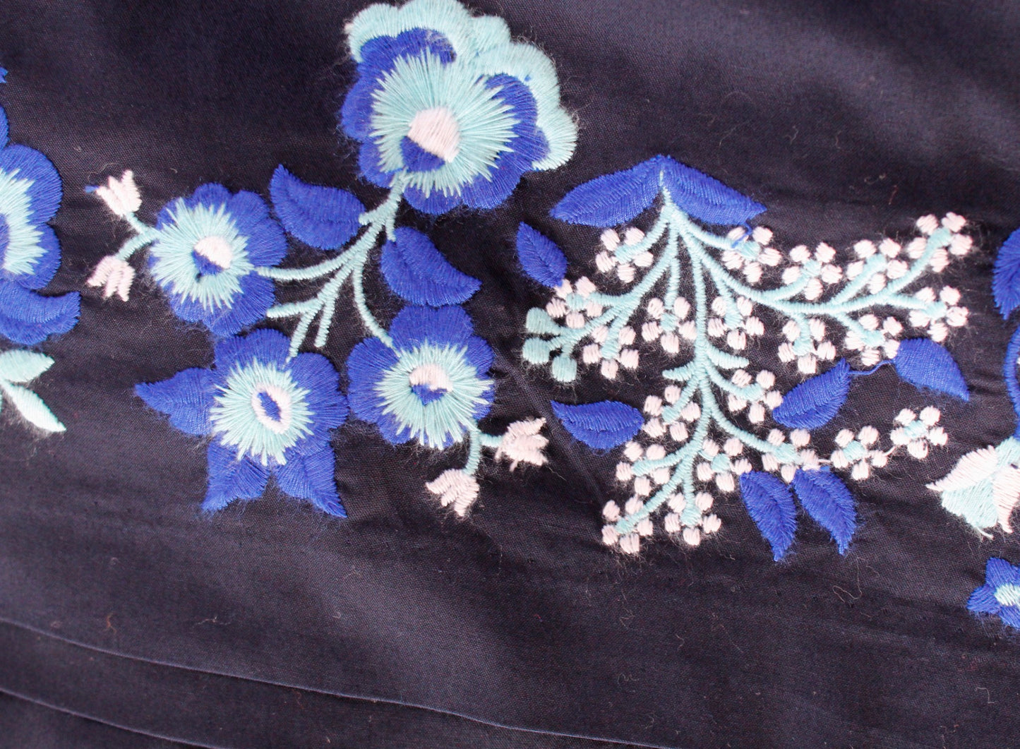 NWT Talbots Navy Blue Floral Embroidered Hem Ruffle Neck Shift Dress Size 4