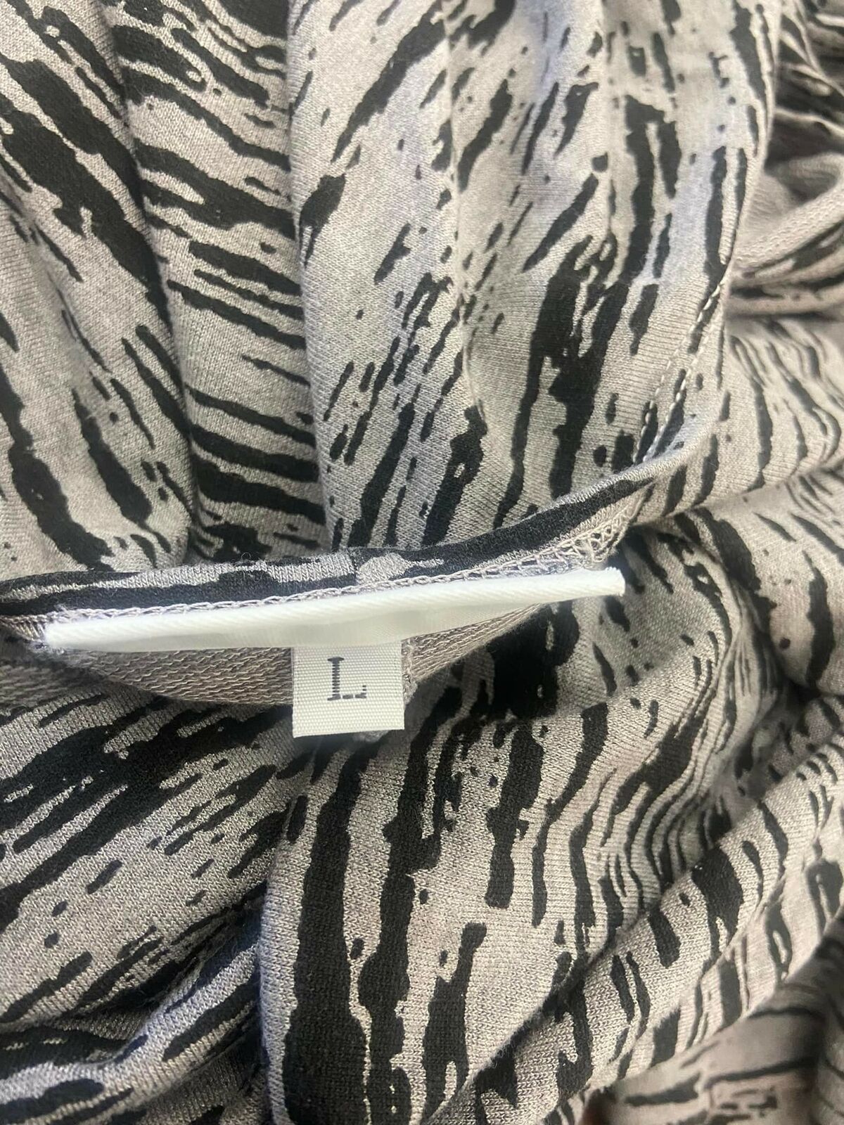 Bryn Walker Gray Black Striped Printed Hi Lo Hem Tunic Top Blouse Size L Long sleeve