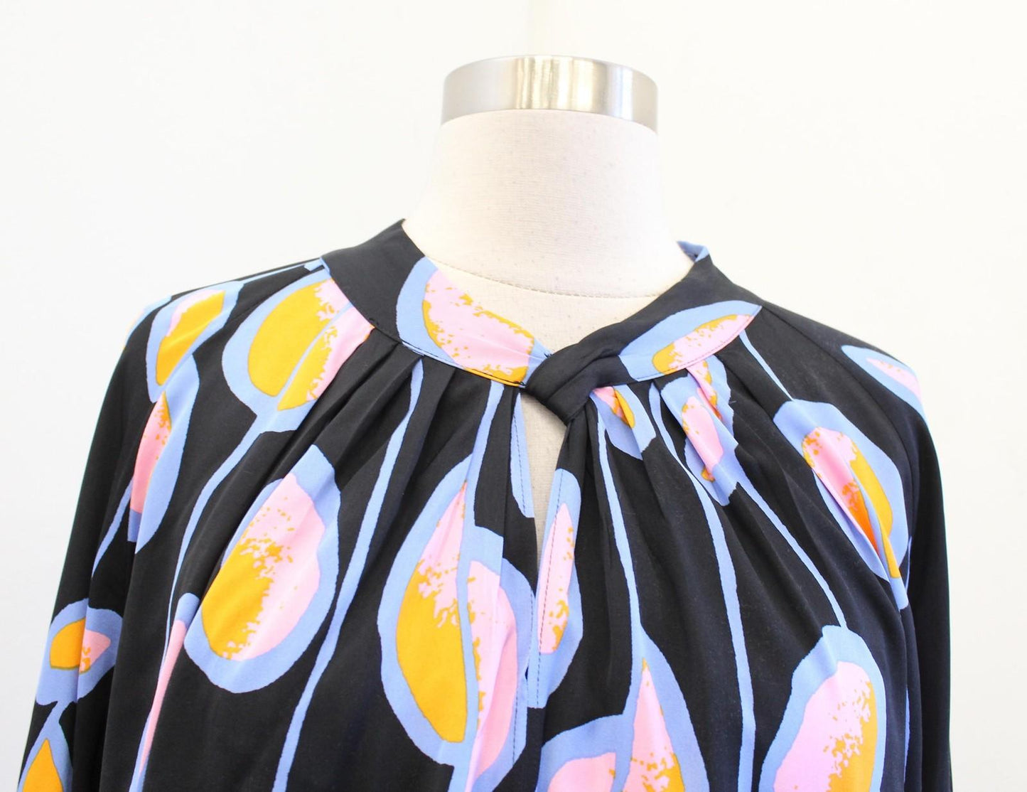 Diane Von Furstenberg Silka Dress Womens M Black Floral Keyhole Shift Mini Blue