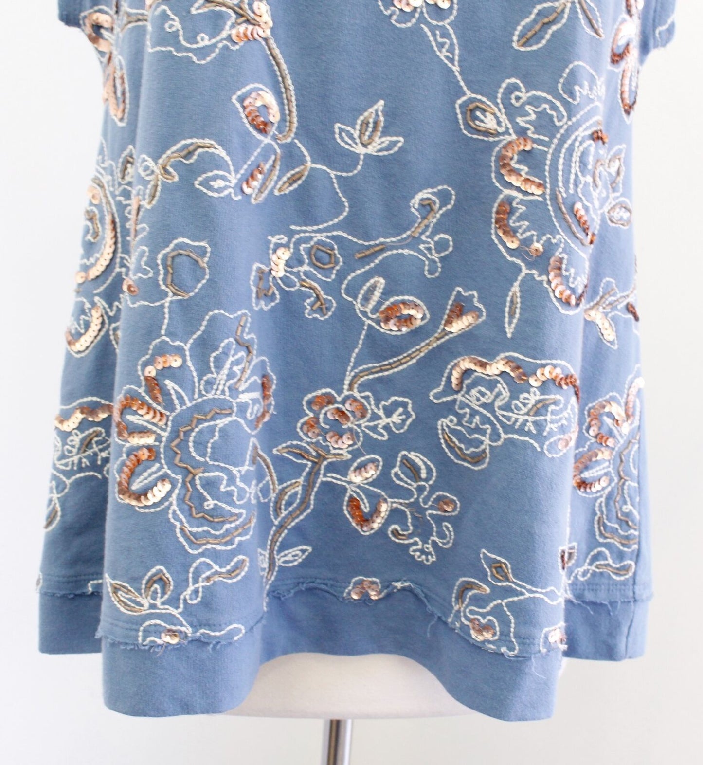 NWT Akemi + Kin Anthropologie Hildie Blue Sequin Embroidered Sweatshirt Top SZ S