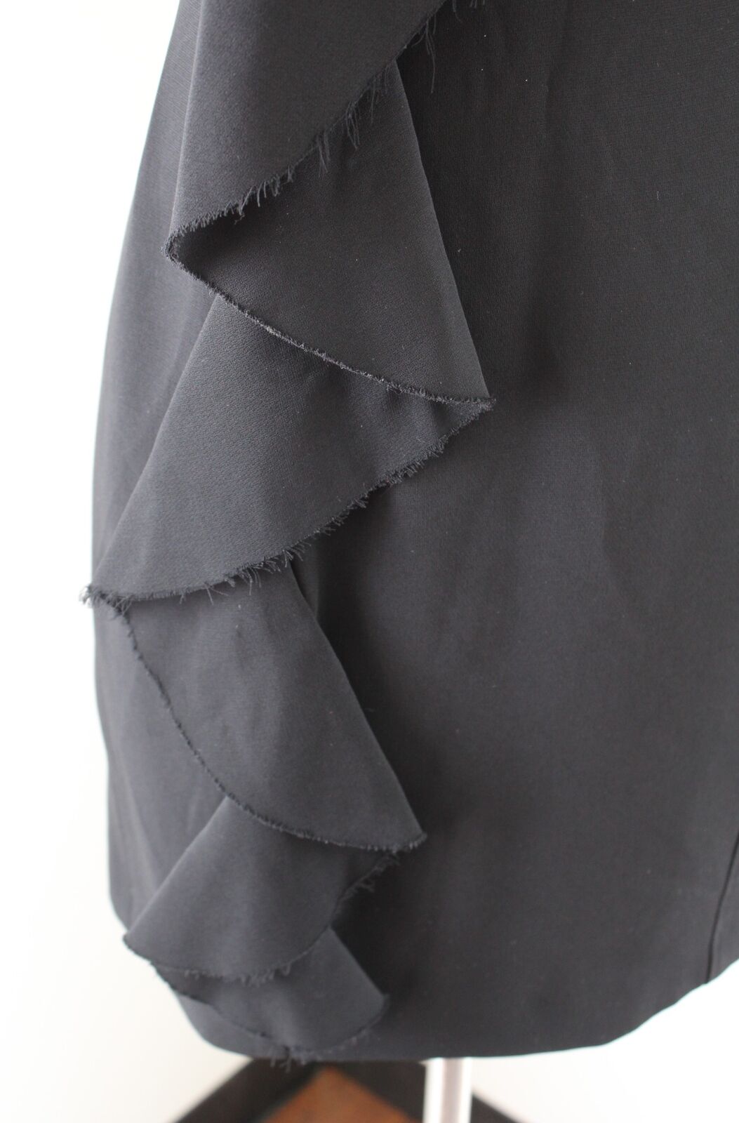 Cinq A Sept Kimberlin Black Ruffle Accent Sheath Dress Size 4 Cocktail Party Lbd