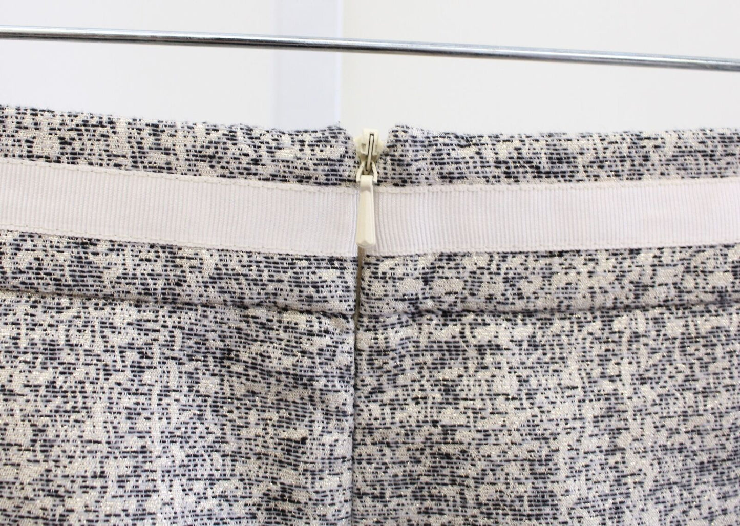 Boden Modern Pencil Skirt Metallic Tweed Champagne Size US 2R 2 Straight