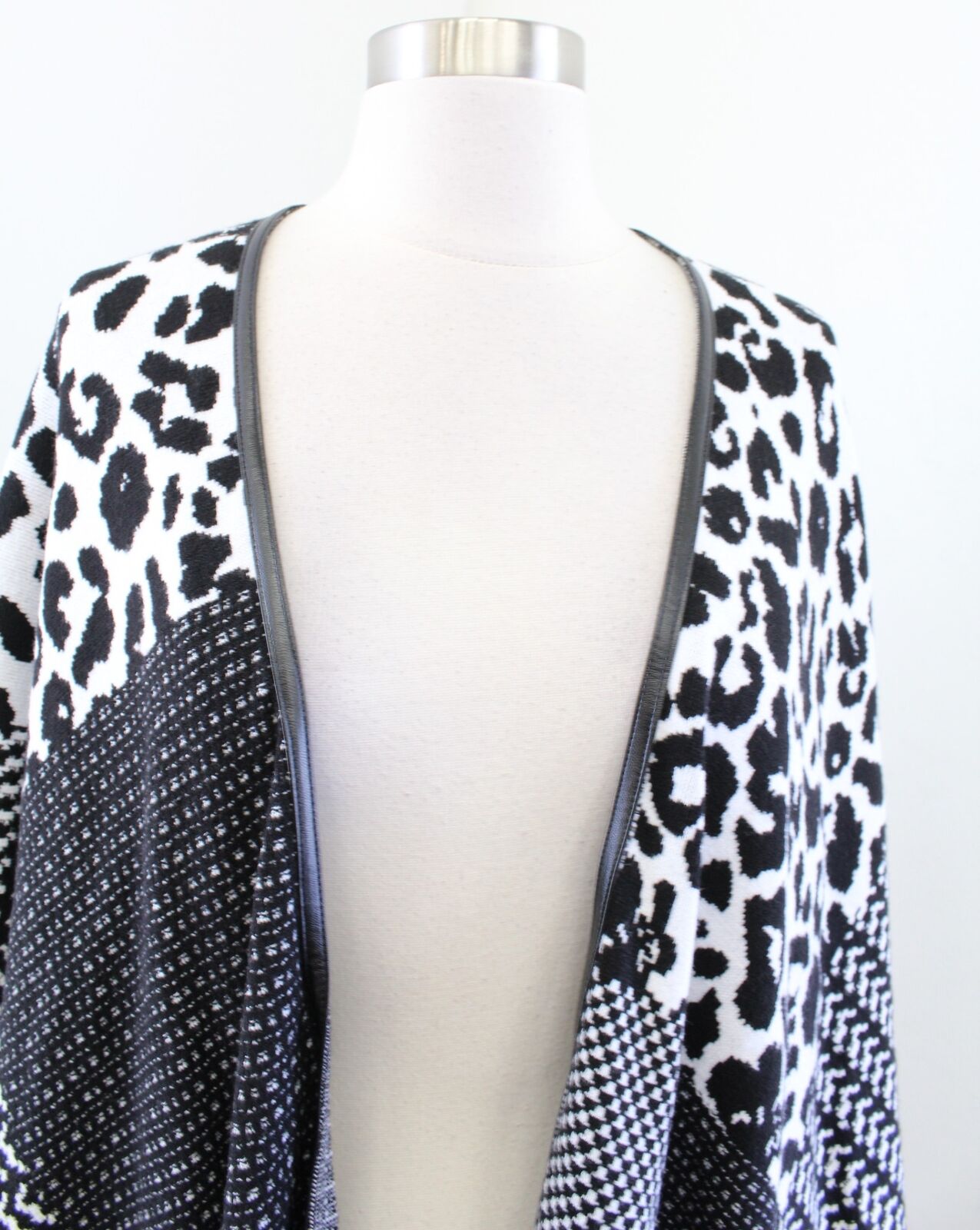 NWT Ming Wang Black White Leopard Mixed Print Knit Ruana Wrap Sweater One Size