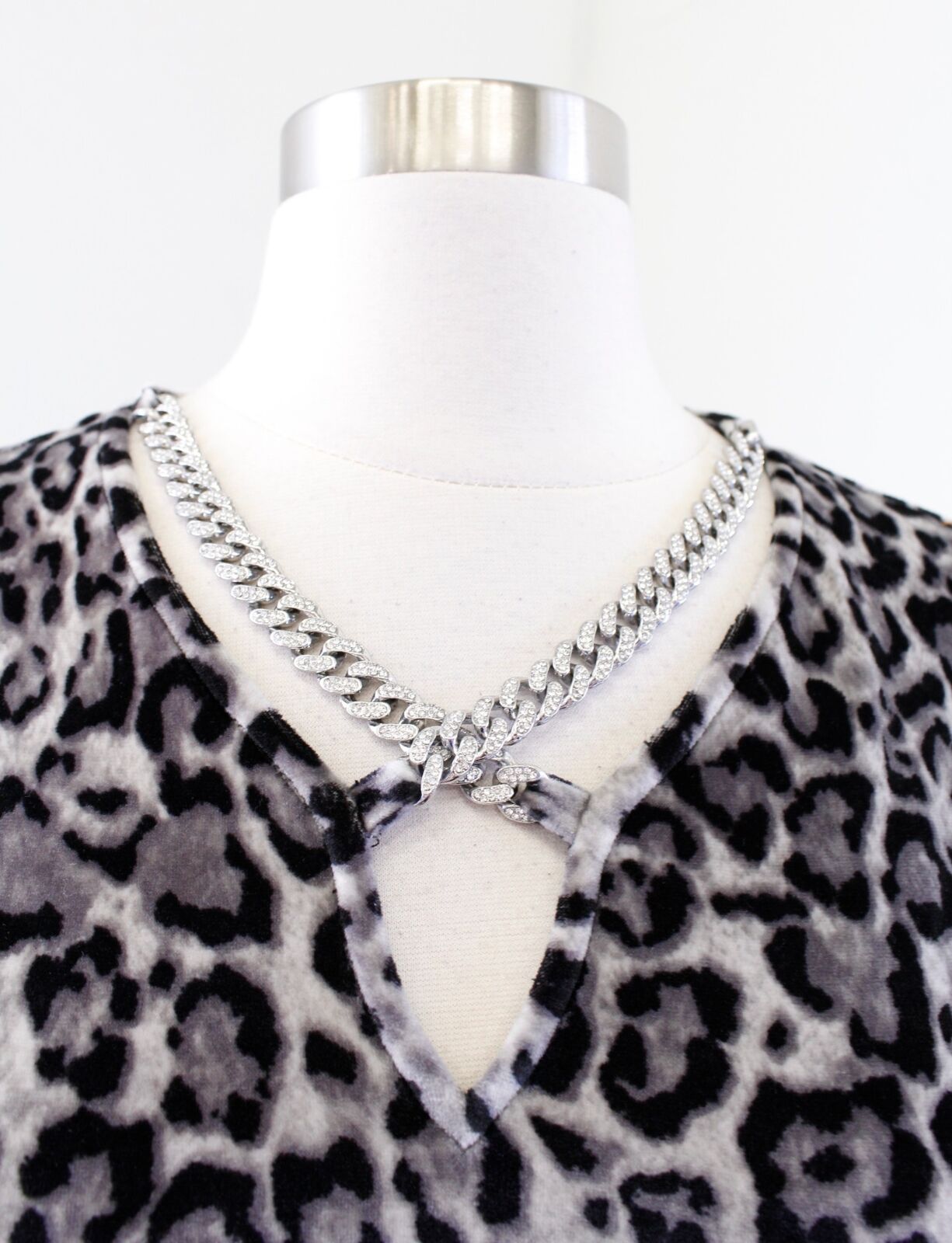 Michael Kors Gray Black Velvet Leopard Print Chain Neck Mini Fitted Dress Sz XS