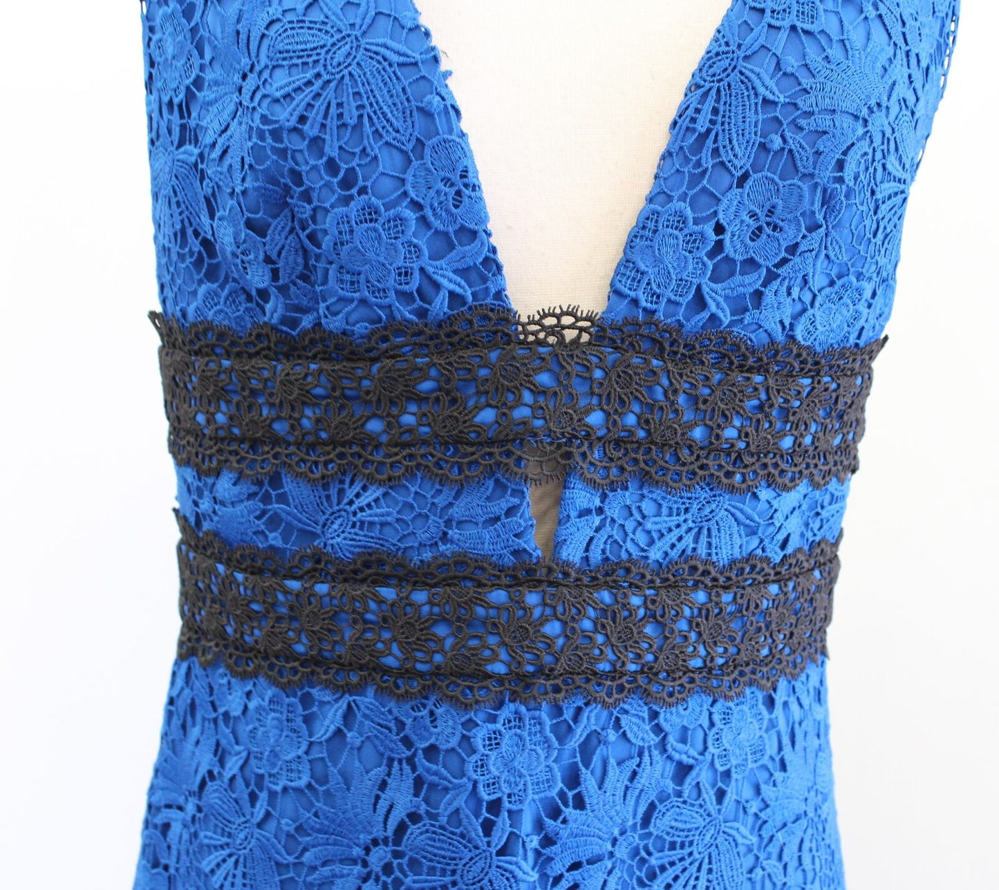 NWT Diane Von Furstenberg Viera Blue Lace Plunge V Neck Sheath Dress Size 6