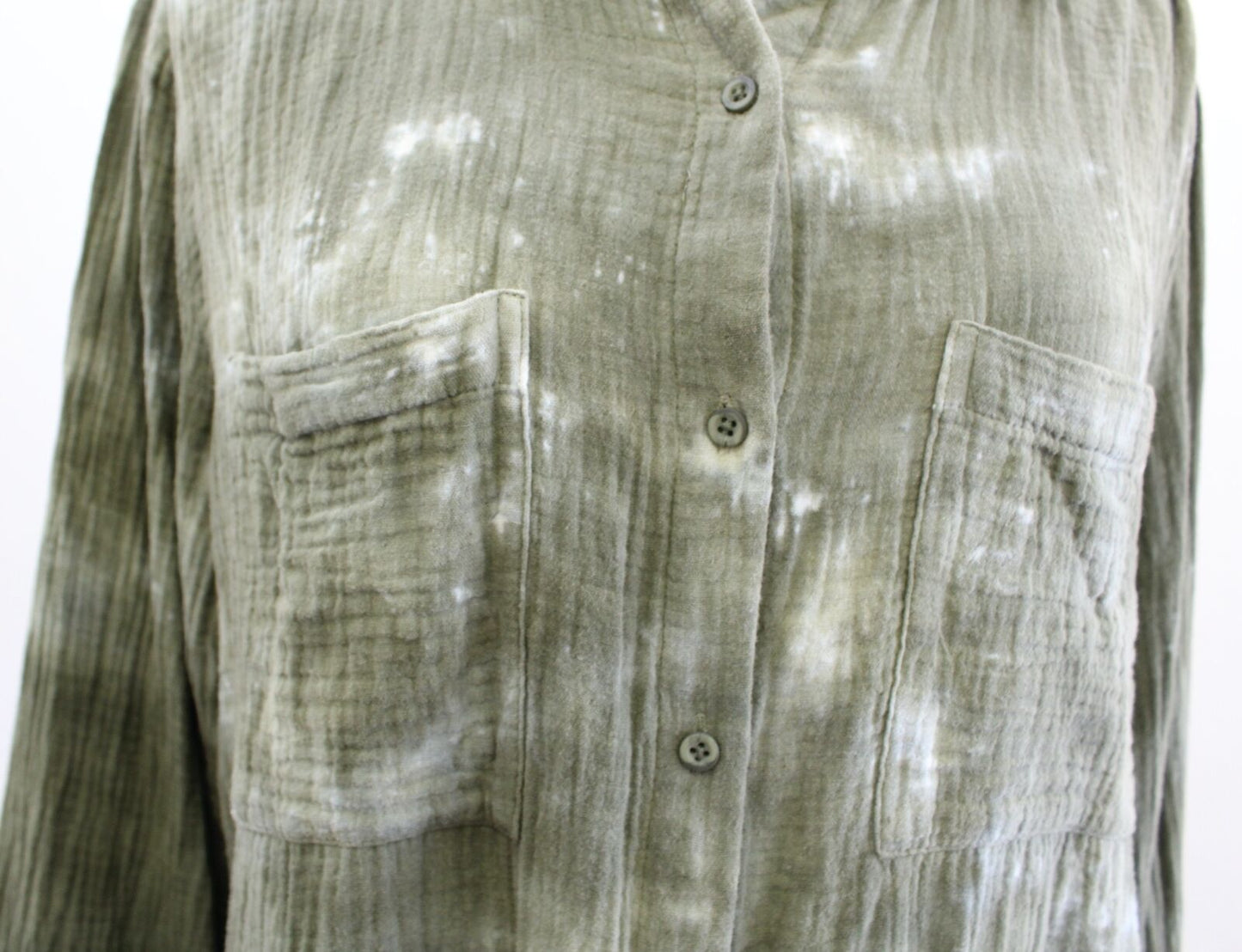 Cloth and Stone Anthropologie Green White Bleached Acid Wash Shirt Blouse Size M Long Sleeve
