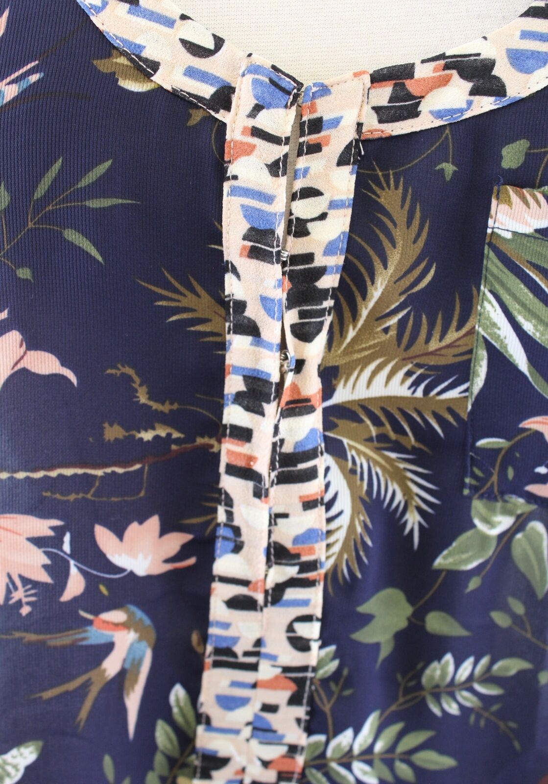 Tiny Anthropologie Zuma Navy Blue Gray Bird Floral Print Tank Top Blouse Size M
