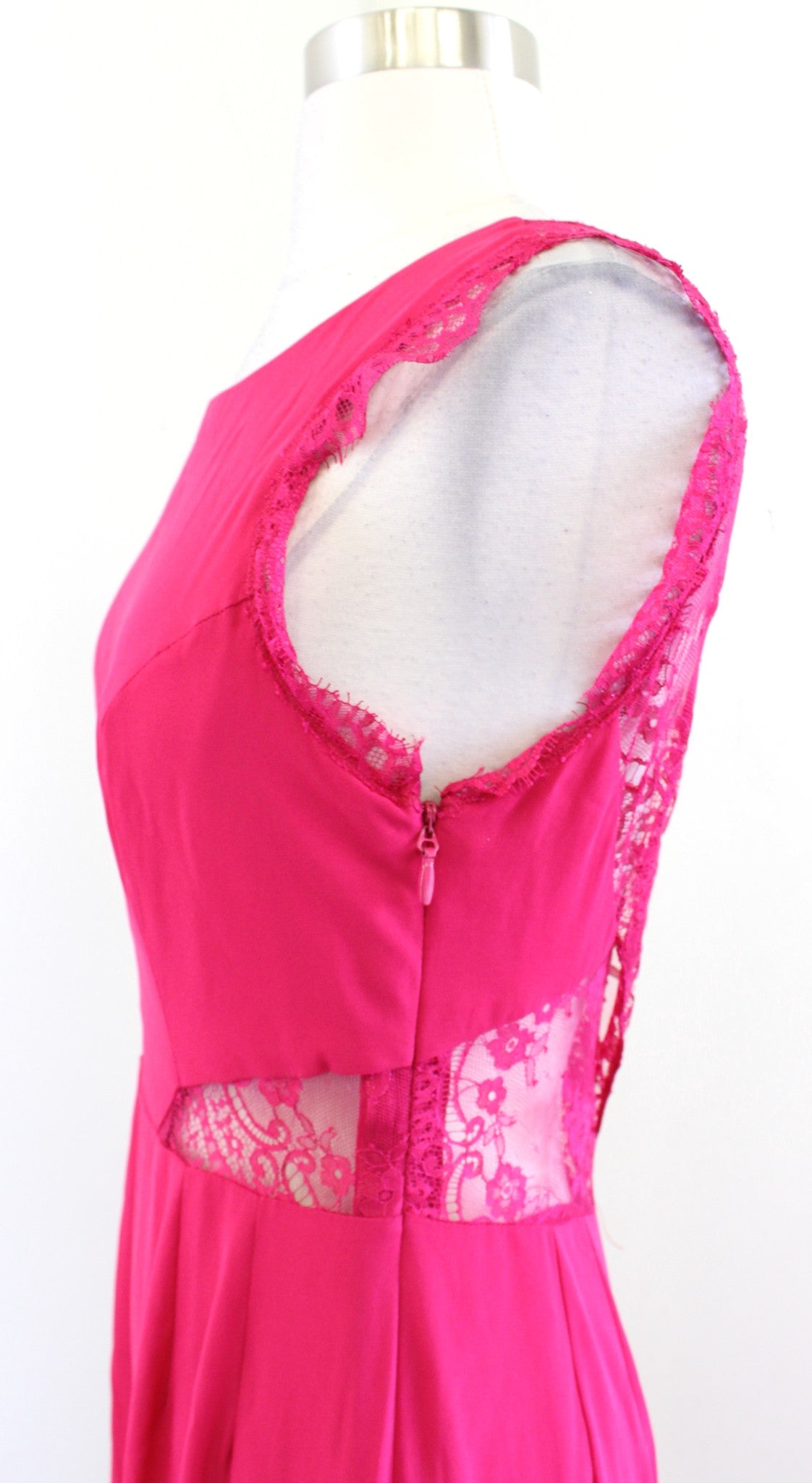BCBG Max Azria Karey Berry Pink Lace Open Back Evening Formal Dress si Queen City Resale BCBG Max Azria Karey Berry Pink Lace Open Back Evening Formal Dress si Queen City Resale