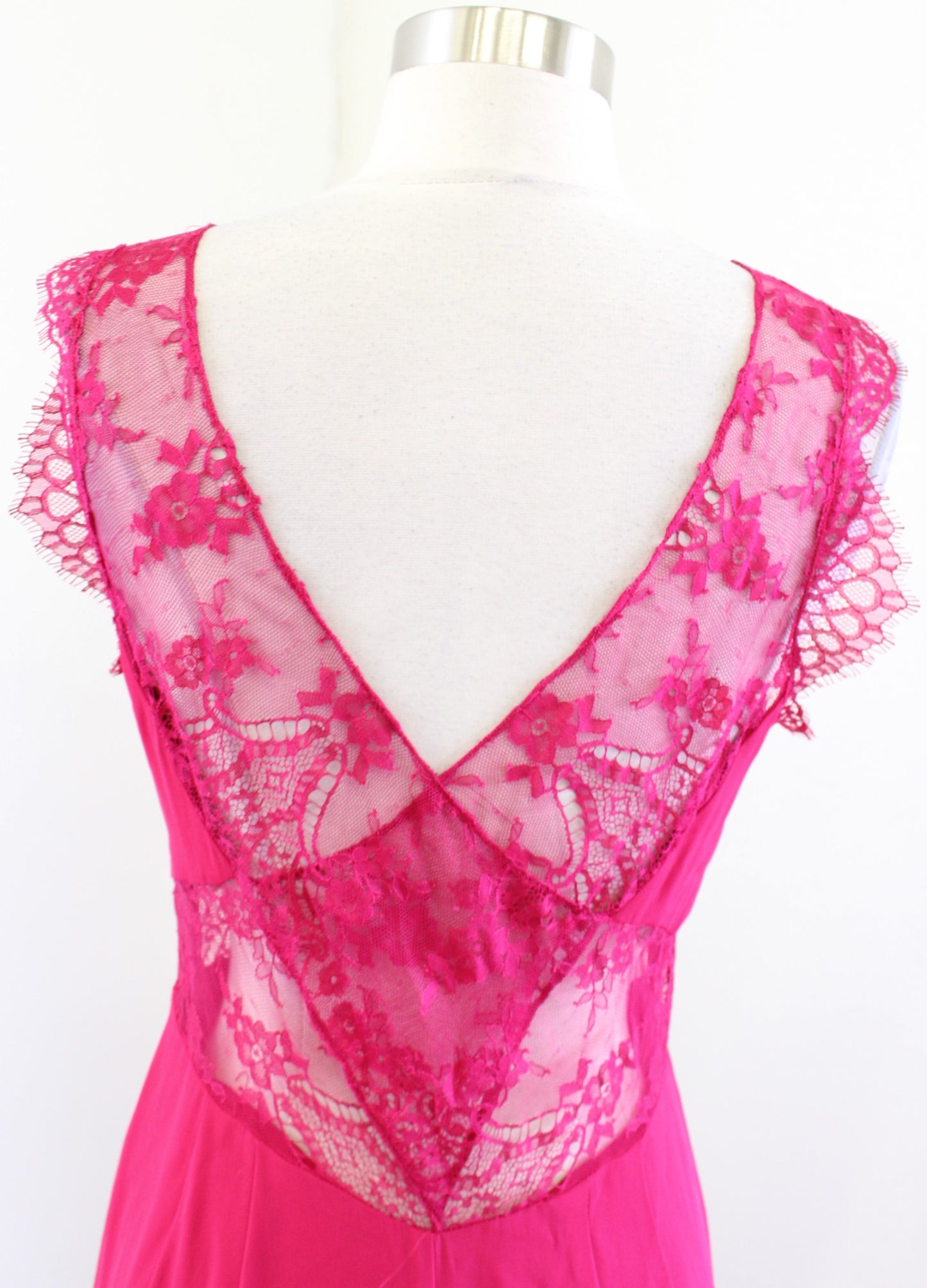 BCBG Max Azria Karey Berry Pink Lace Open Back Evening Formal Dress size 6