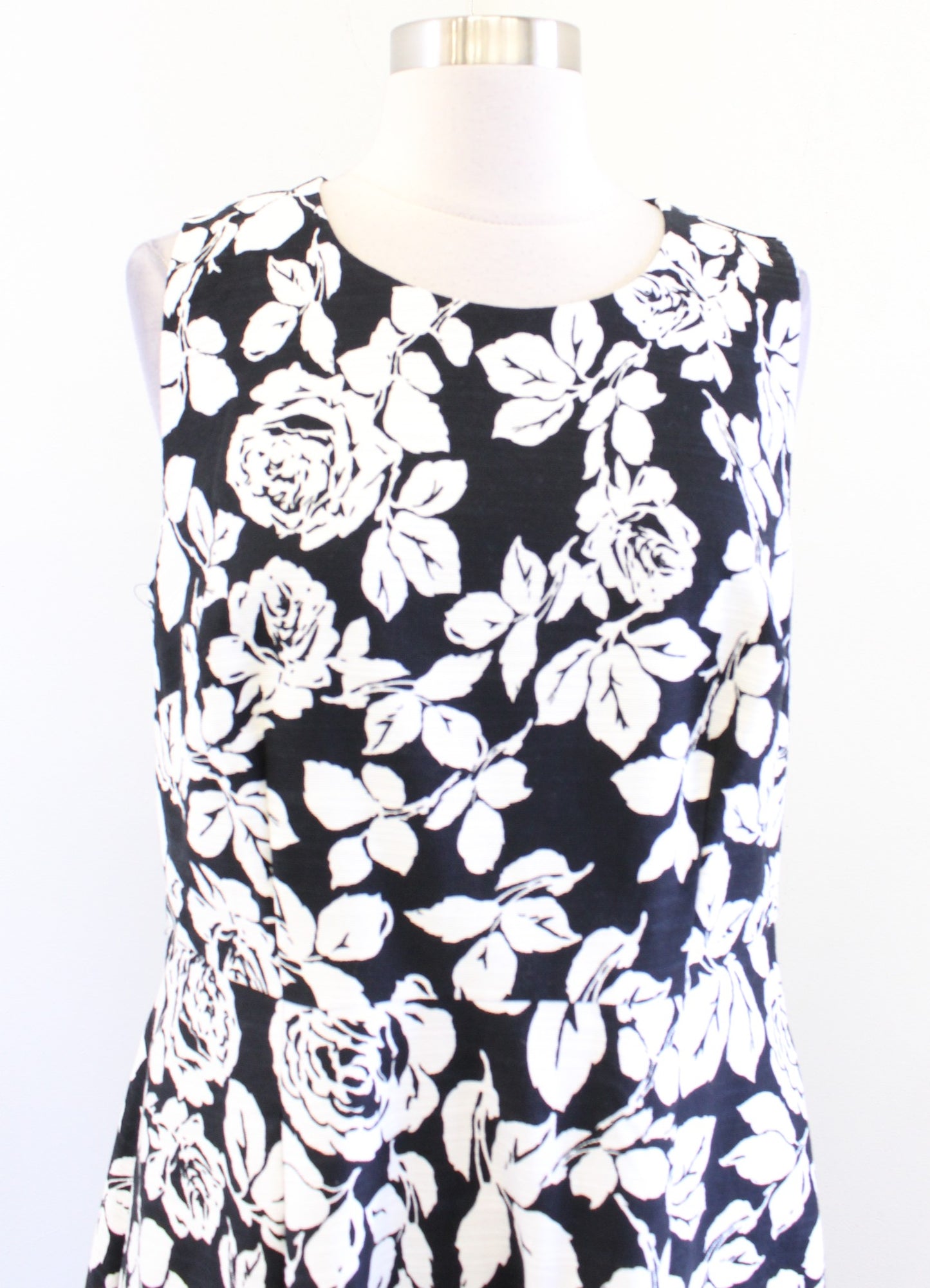 Talbots Womens Black White Rose Floral Print Fit and Flare Dress Size 10 Pockets