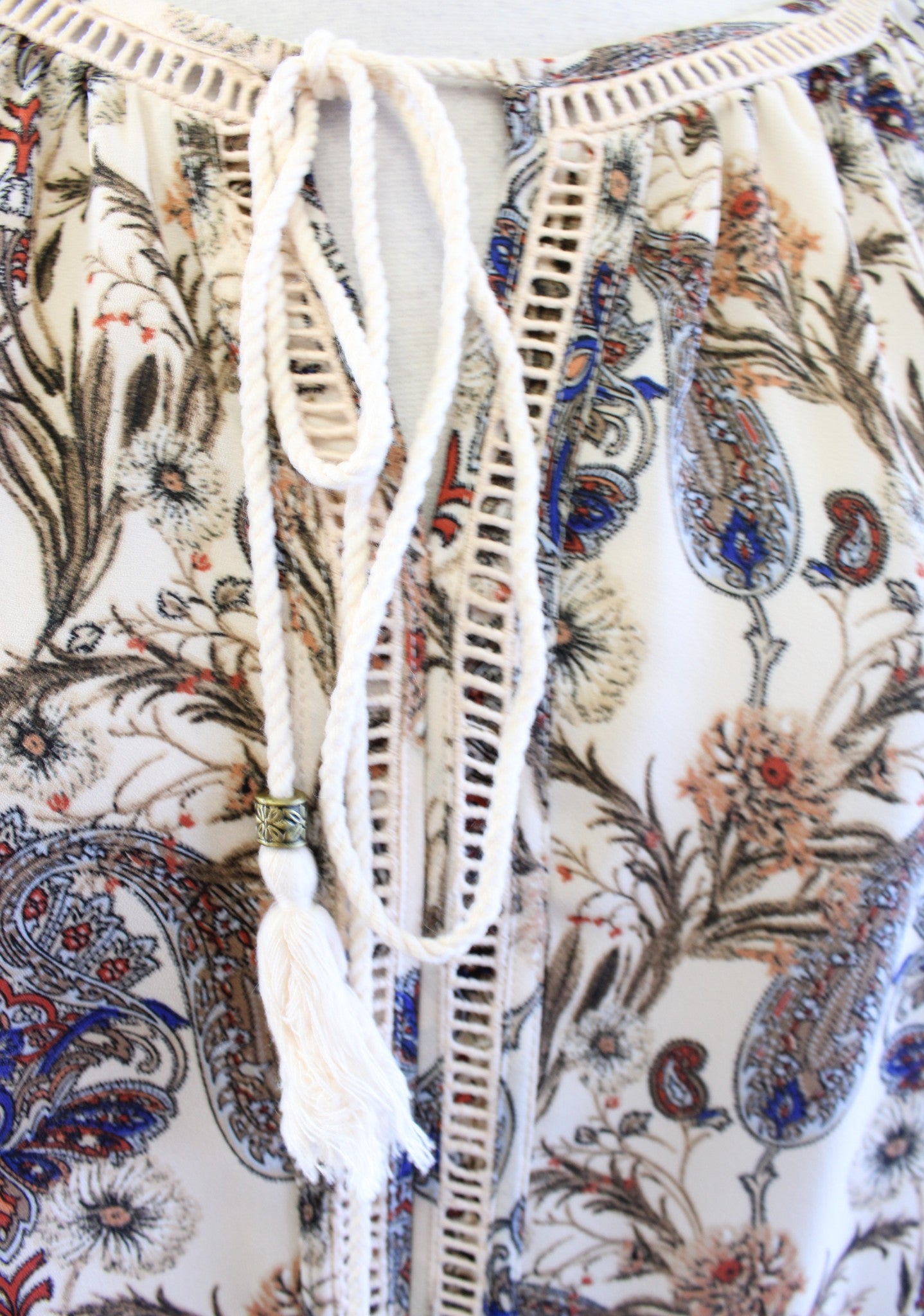 Meadow Rue Anthropologie Myrtle Cream Paisley Print Floral Tassel Top Blouse S Long sleeve