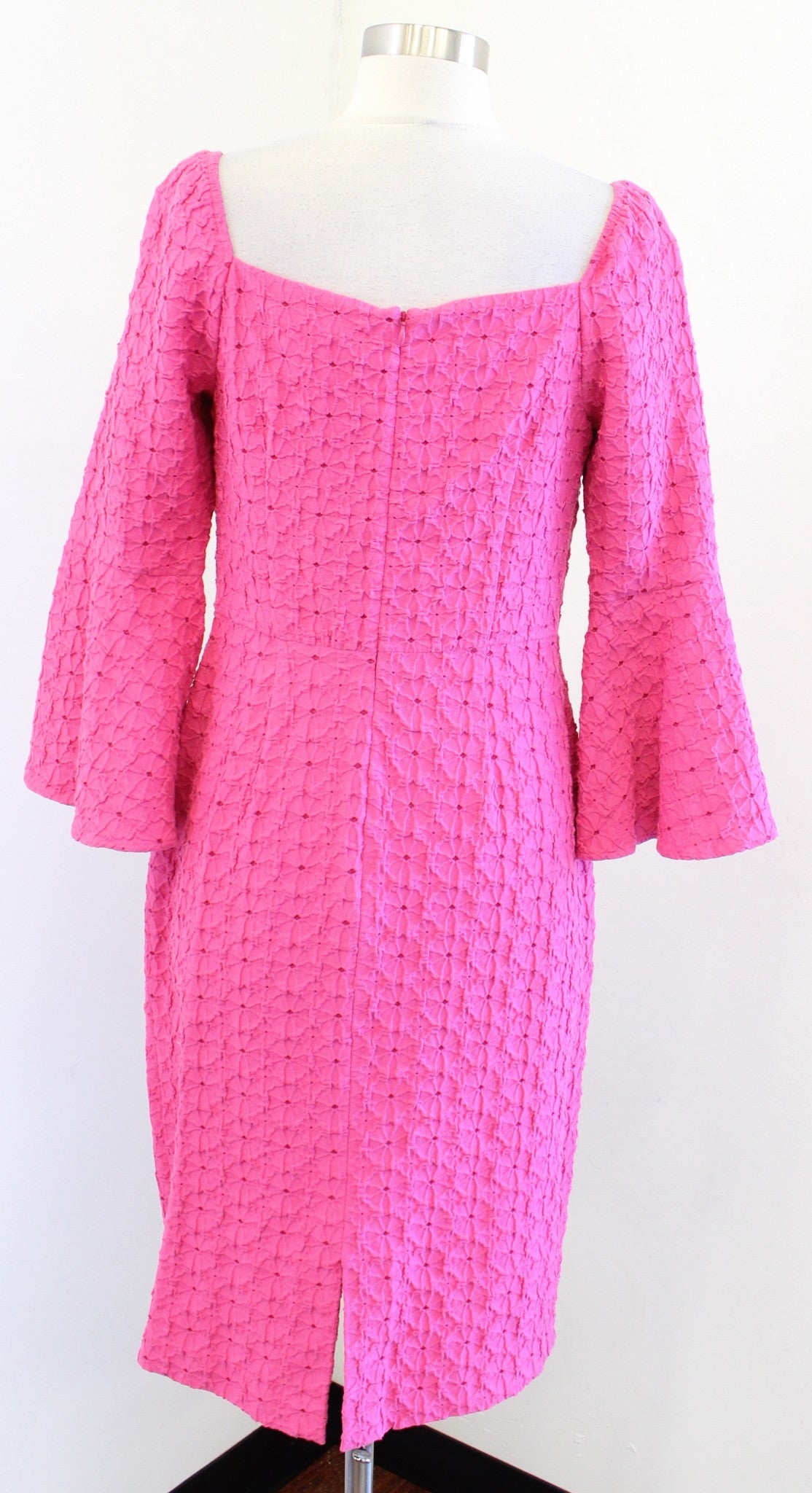 NWT Trina Turk Pink Floral Textured Bell Sleeve Square Neck Sheath Dress Size 6