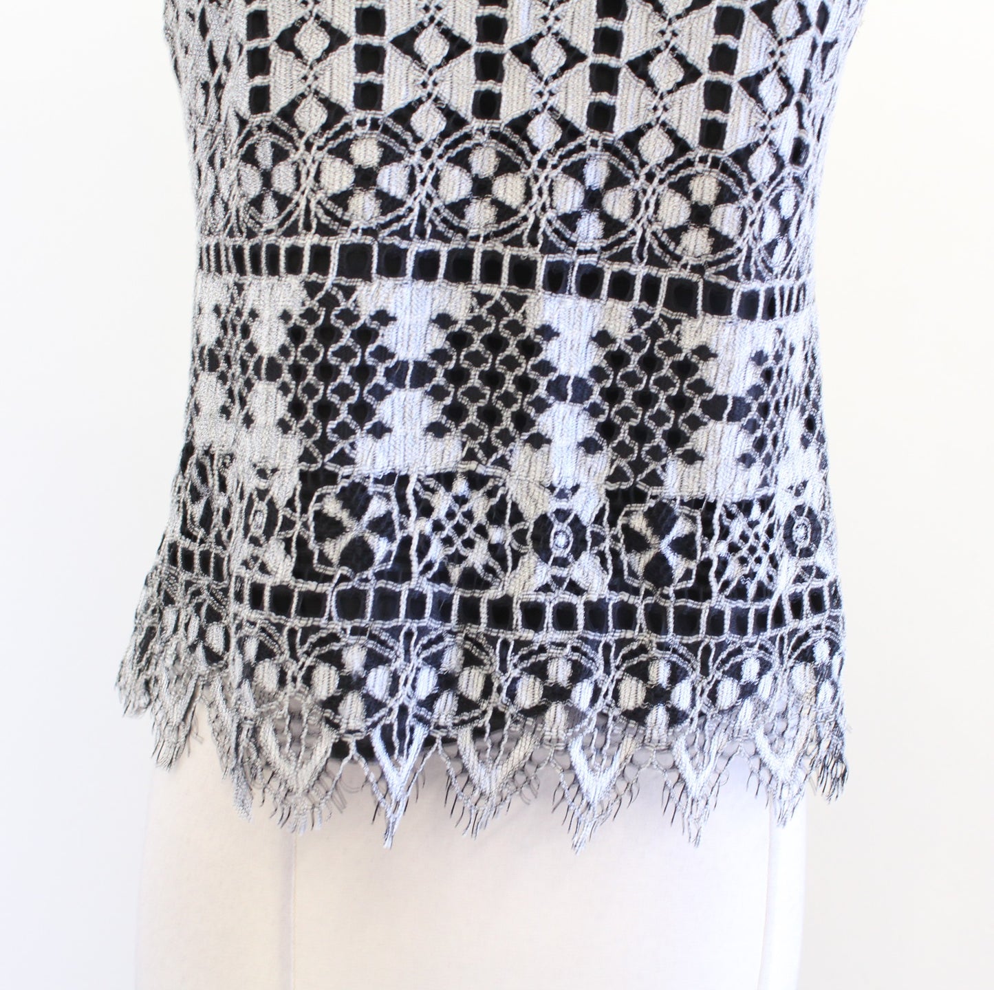 Nanette Lepore Black White Ornate Lace Illusion Mock Neck Top Blouse Size 6 Tank