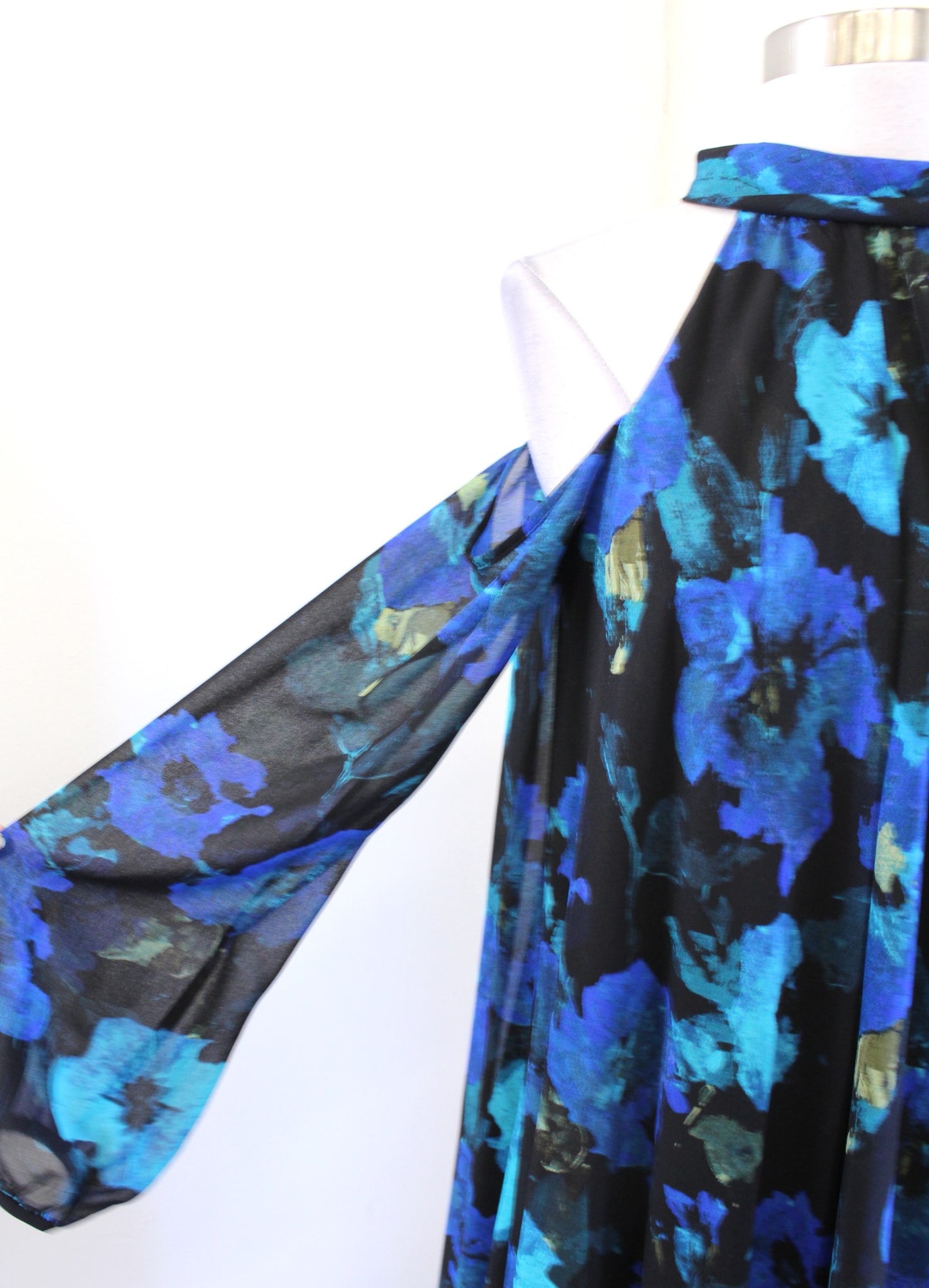 NWT Karl Lagerfeld Black Blue Floral Cold Shoulder Tie Neck Swing Dress Size 2