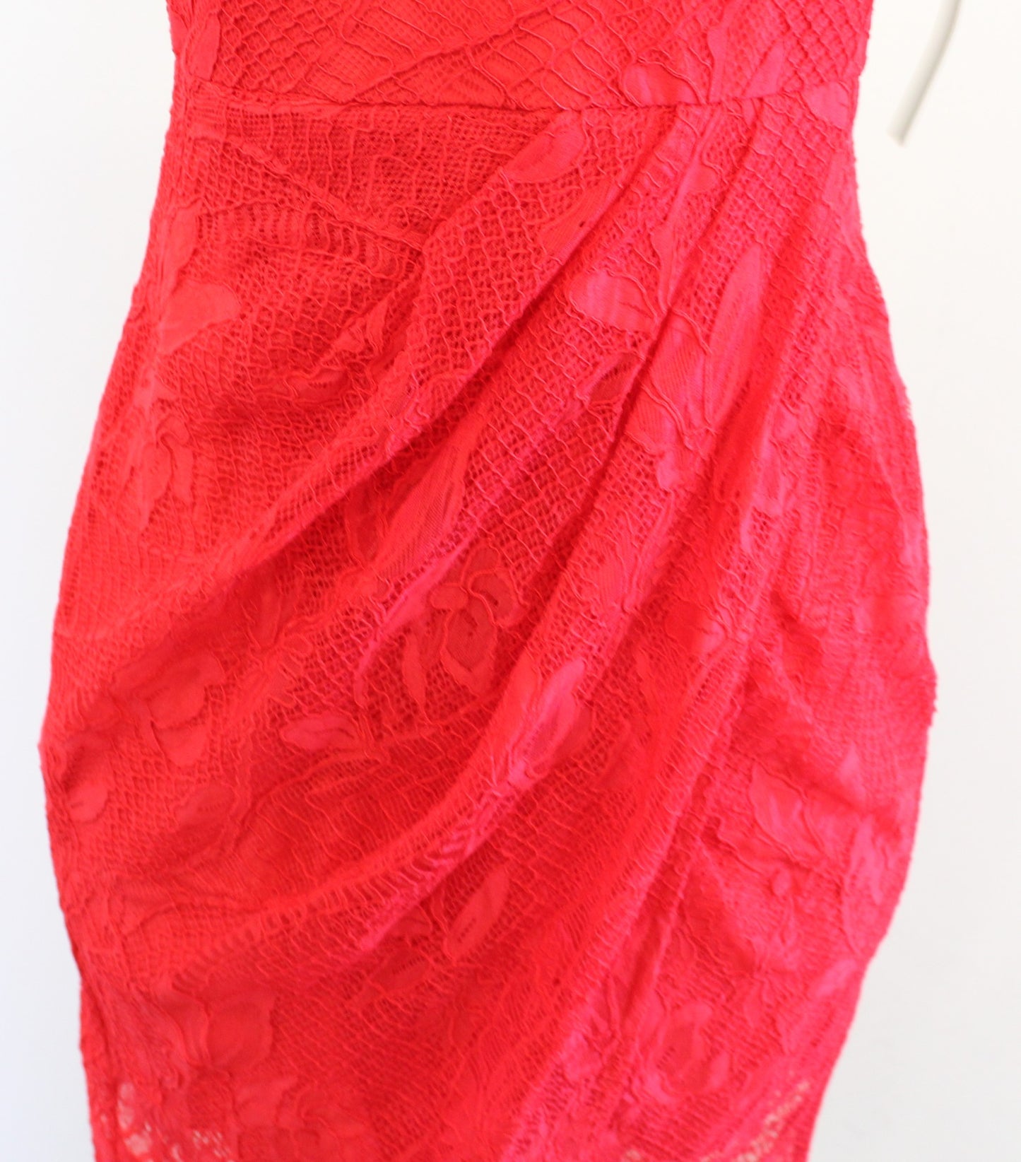 NWT Lulus Meg Red Lace Tulip Hem Cocktail Party Dress Size S V Neck Hi Lo