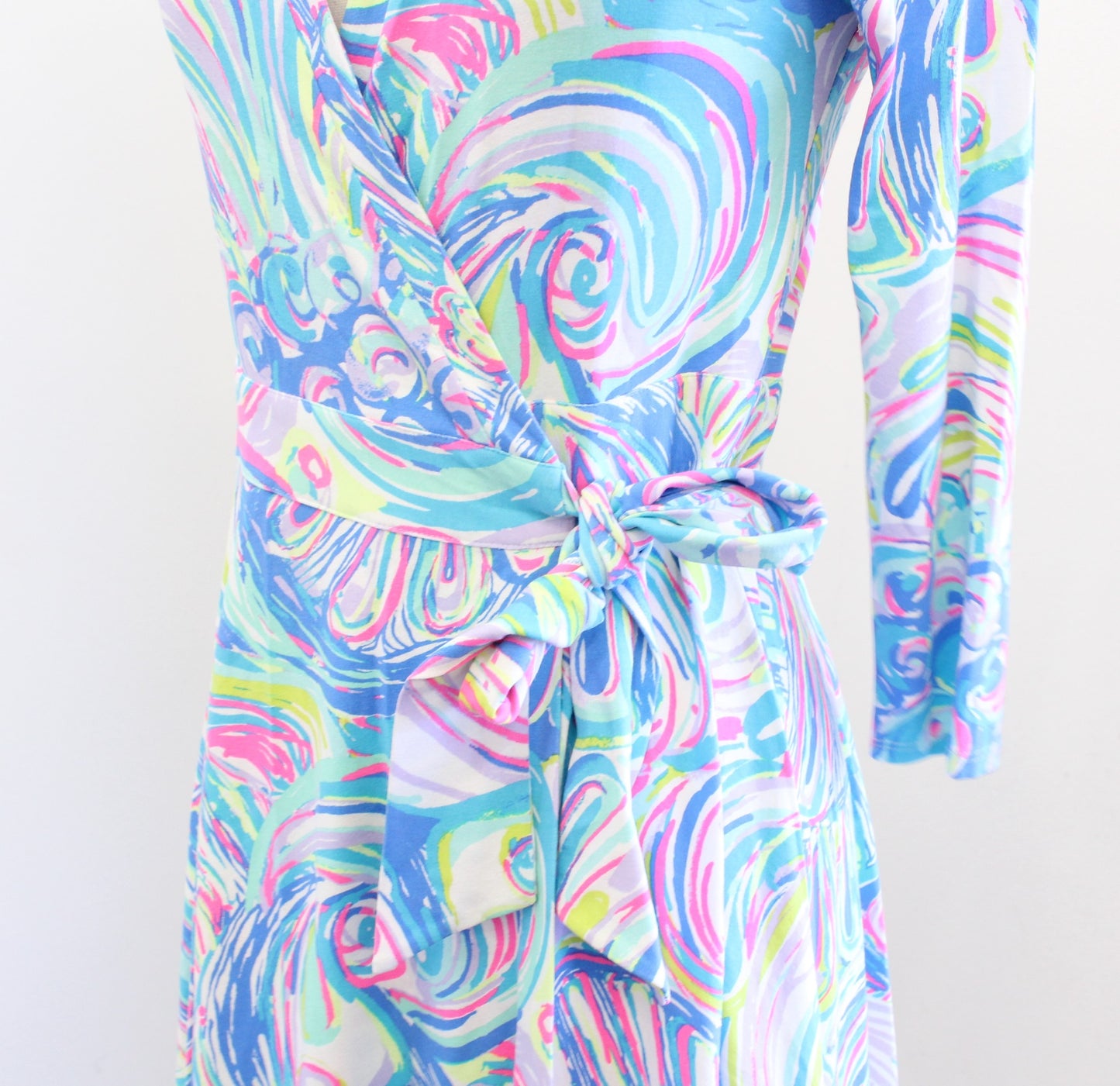 Lilly Pulitzer Emilia Wrap Dress Gillty Pleasure Colorful Print Size XS Blue