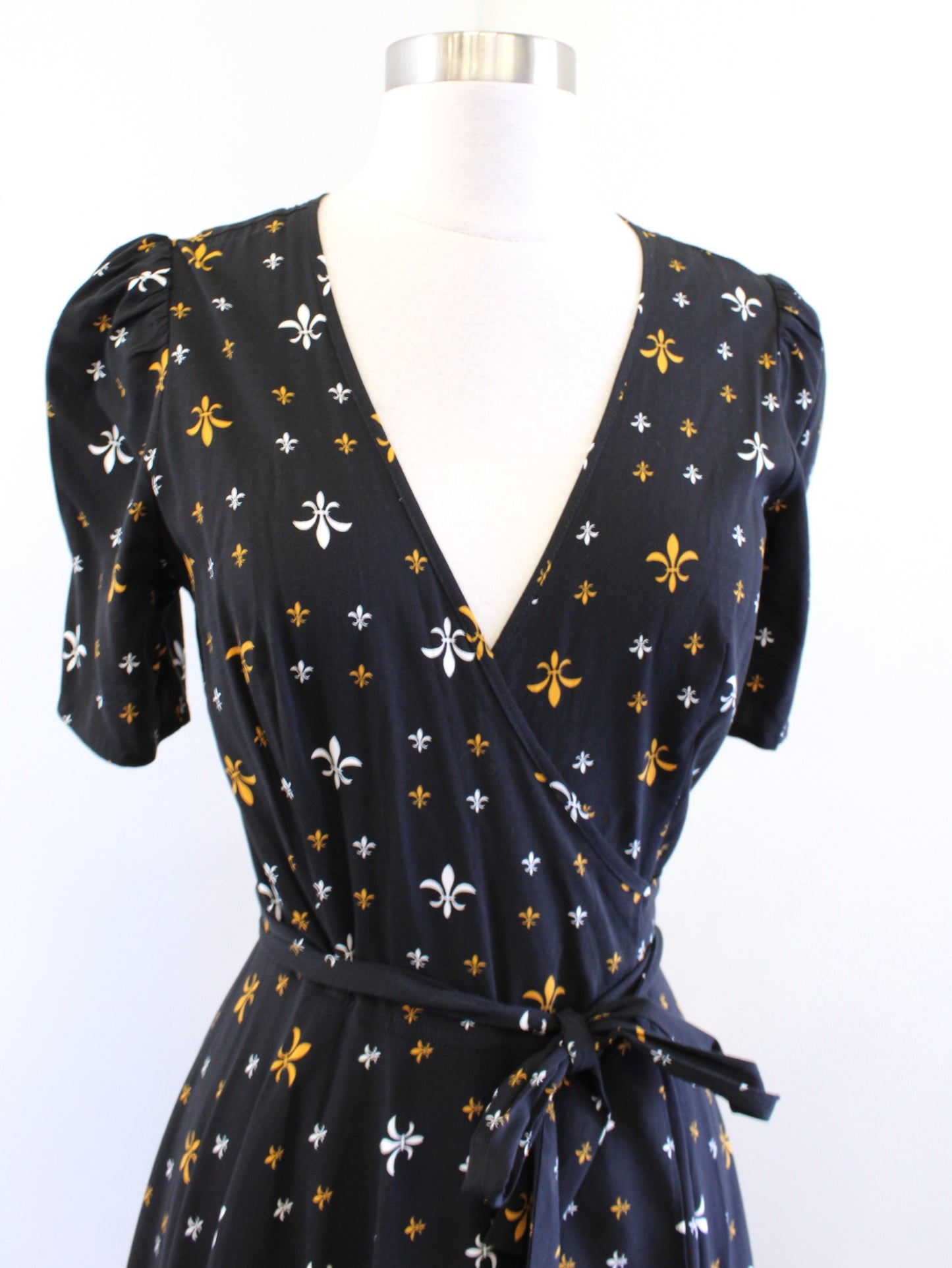 NWT Trashy Diva Classic Wrap Dress Fleur De Lis Print Size 2 Rockabilly Pinup