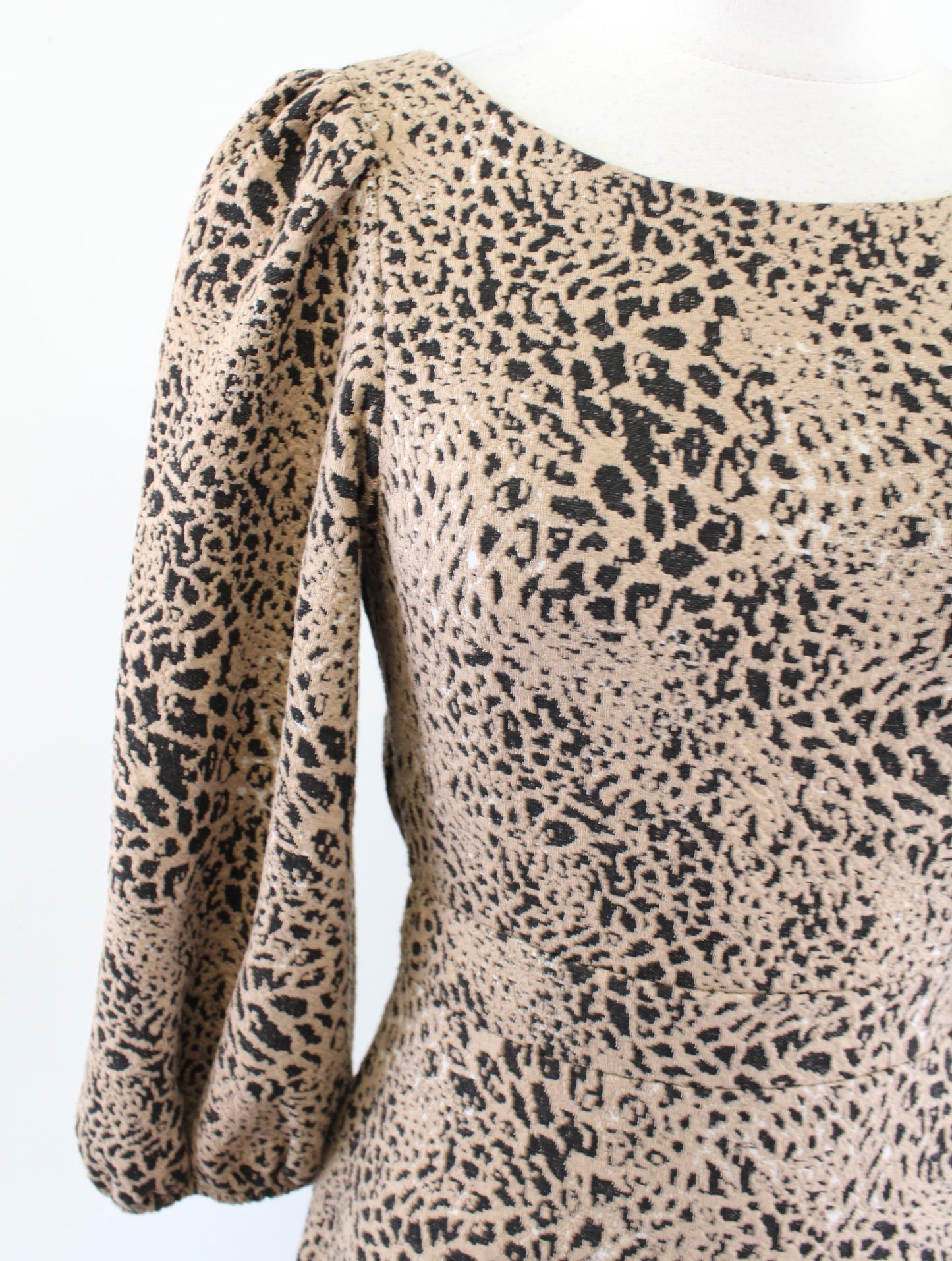 Maeve Anthropologie Leopard Print Knit Bow Cutout Back Mini Flounce Dress Size 4