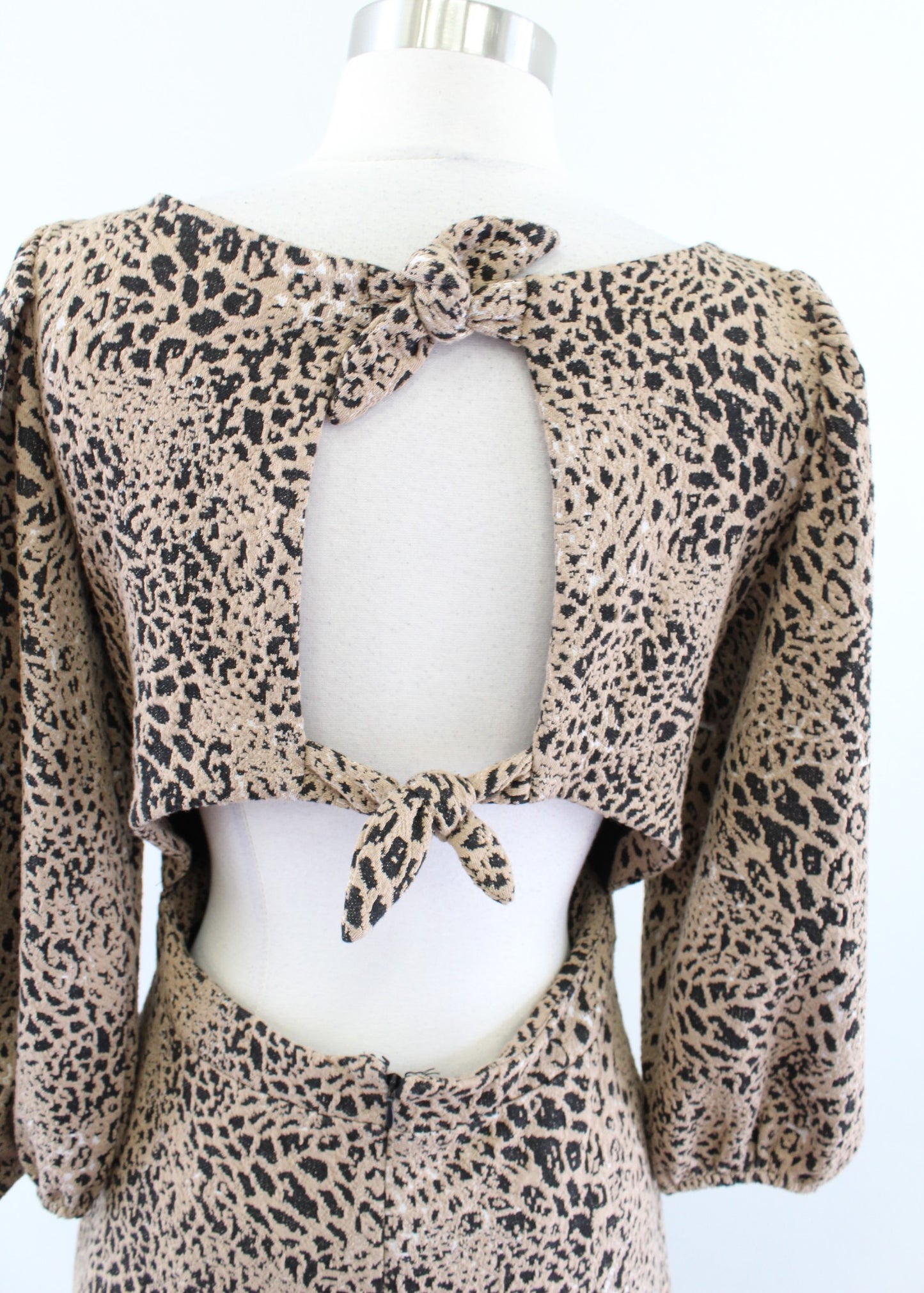 Maeve Anthropologie Leopard Print Knit Bow Cutout Back Mini Flounce Dress Size 4