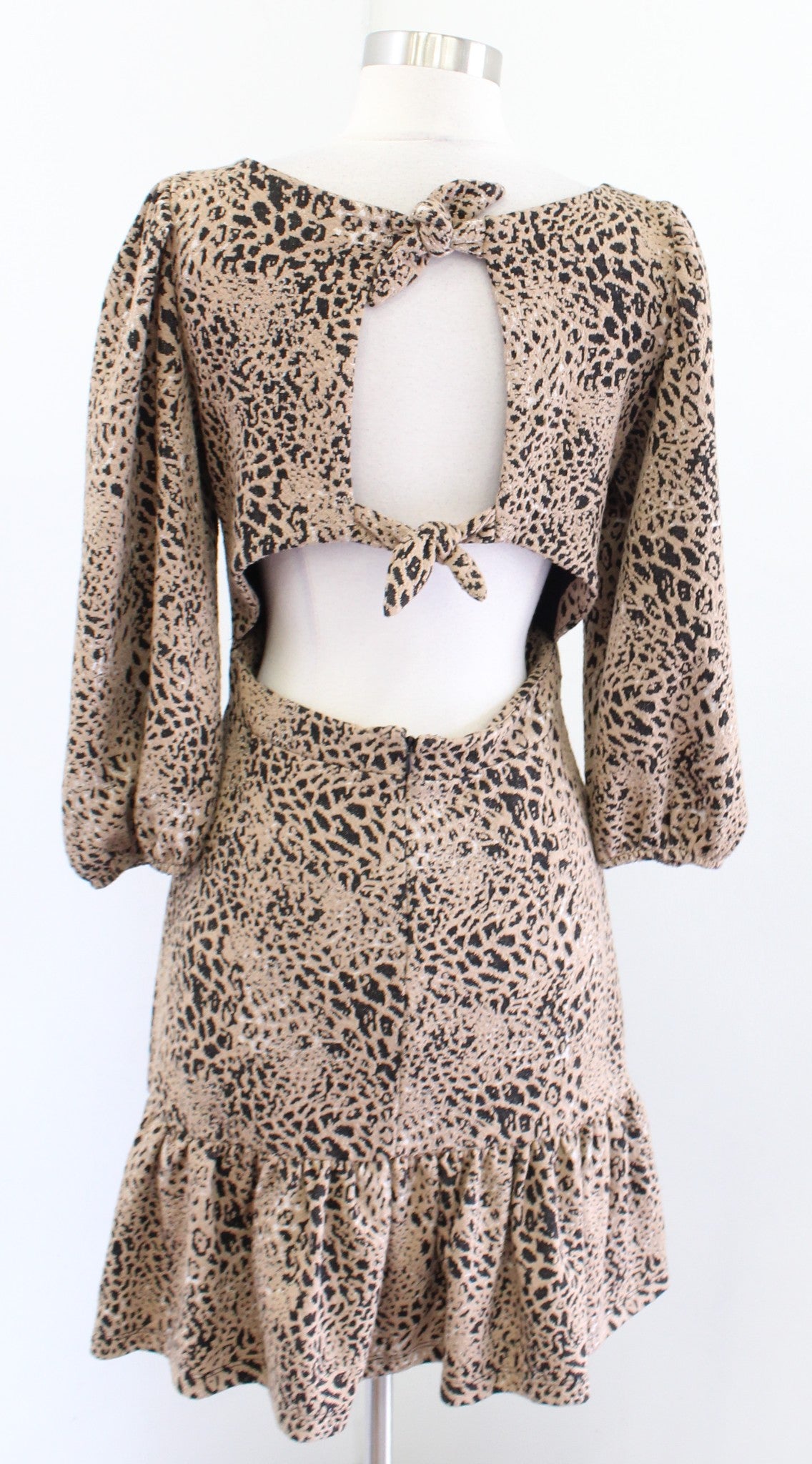 Maeve Anthropologie Leopard Print Knit Bow Cutout Back Mini Flounce Dress Size 4