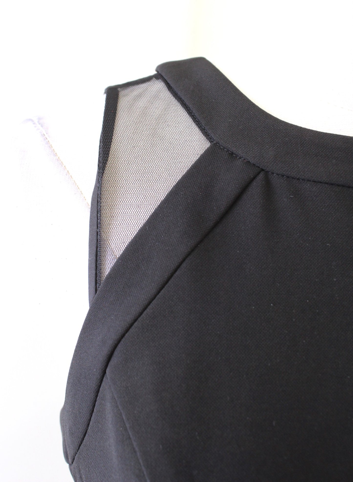 NWT White House Black Market Black Mesh Cutout Iconic Sheath Dress Size 2P