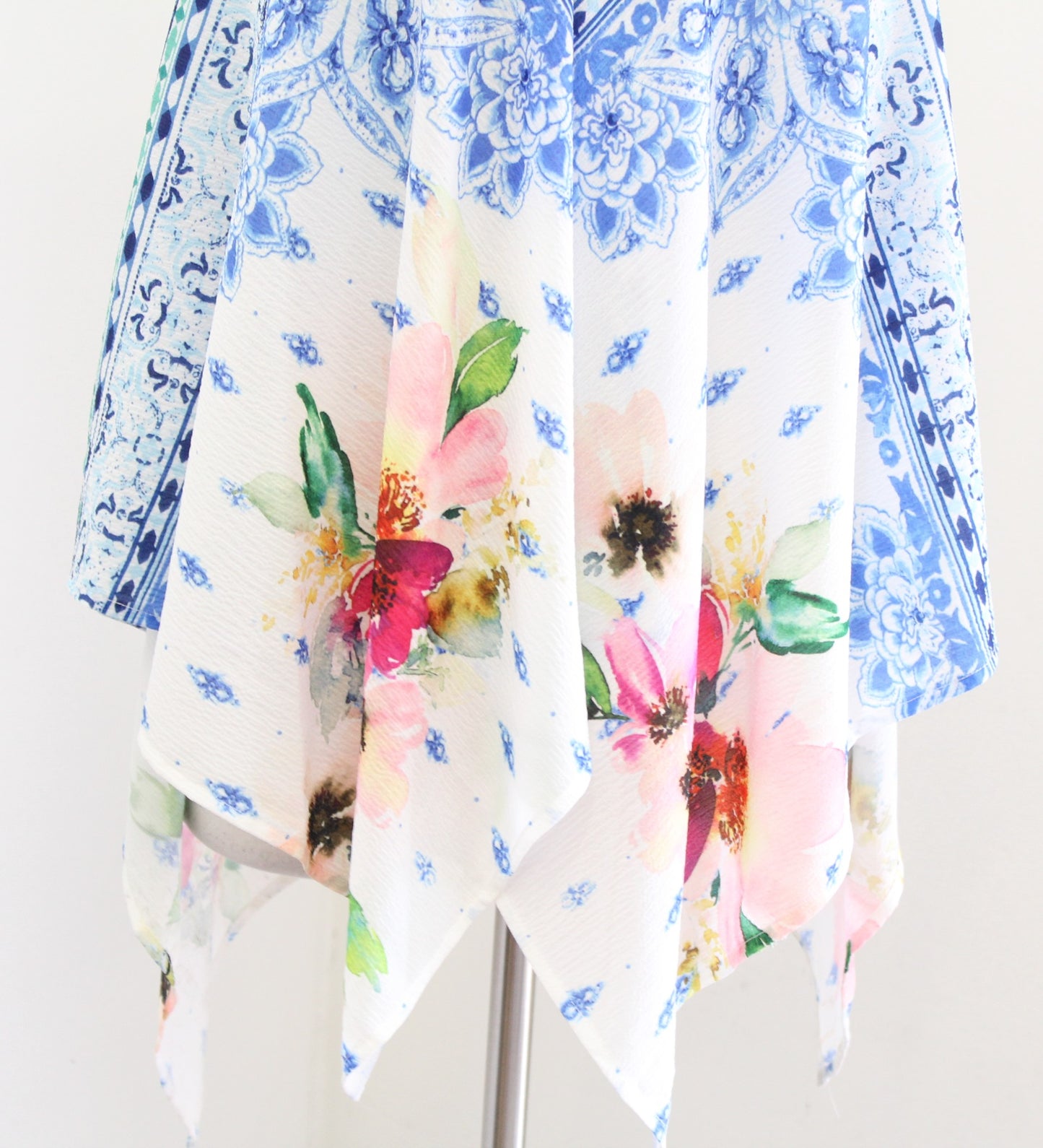 Aratta Silent Journey Floral Handkerchief Asymmetrical Hem Tank Top Blouse Sz XS