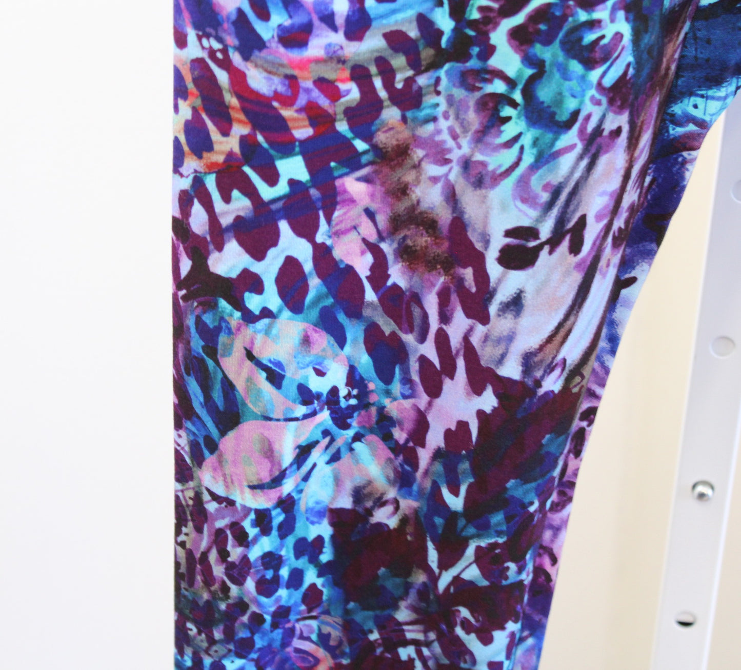 NWT Soft Surroundings Super Slim Leggings Size M Colorful Animal Leopard Print