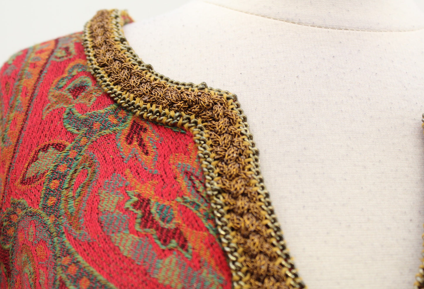 Soft Surroundings Red Paisley Print Tapestry Tunic L Wool Blouse Top Chain Trim