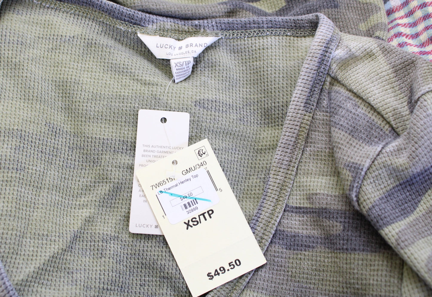 NWT Lucky Brand Green V Neck Camo Camouflage Waffle Knit Henley Top Blouse Sz XS Long Sleeve